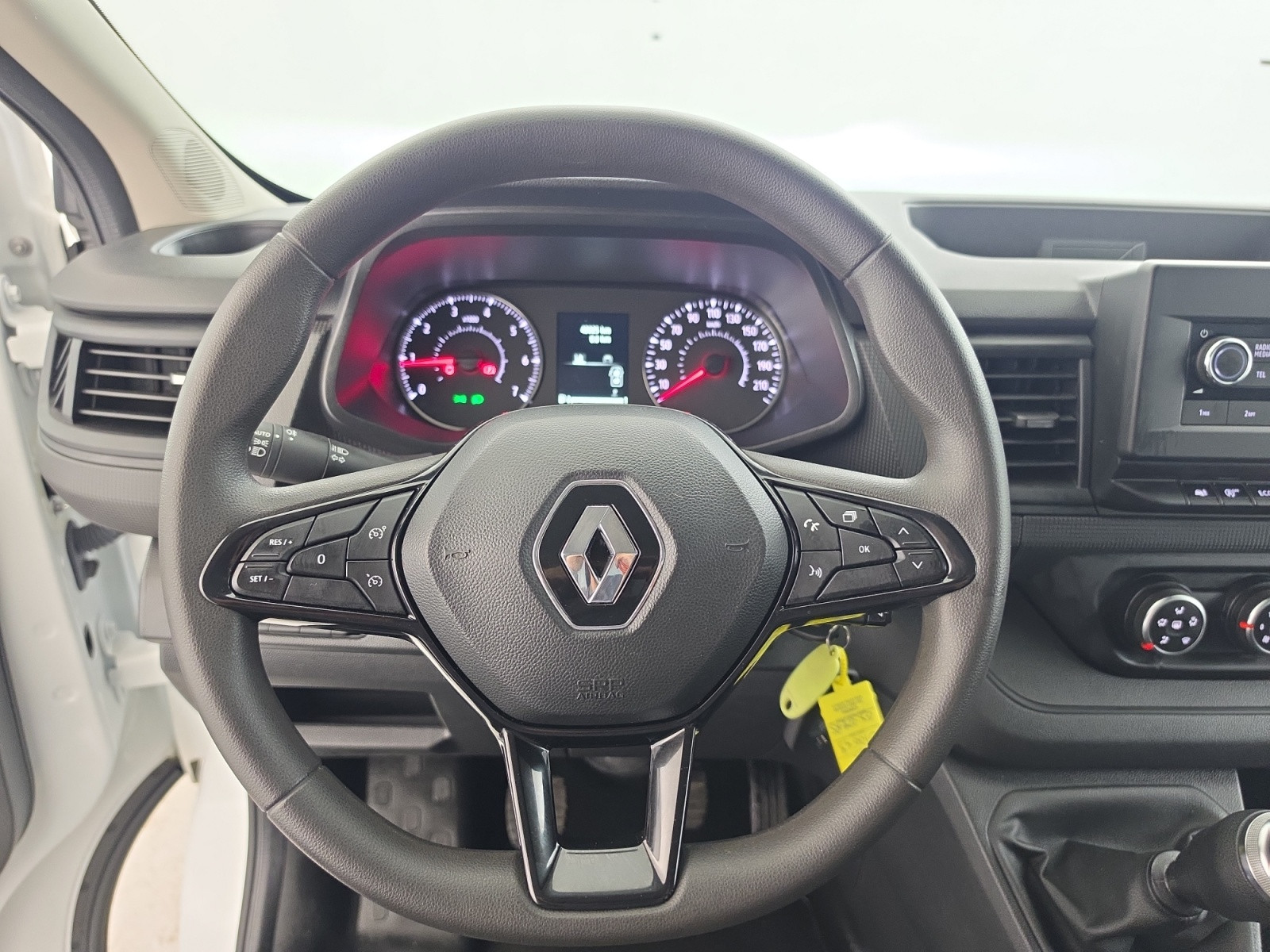 Vente en ligne Renault Trafic 3 Fourgon TRAFIC FG BLUE DCI 130 L1H1 3T GSR2 au prix de 22 990 €