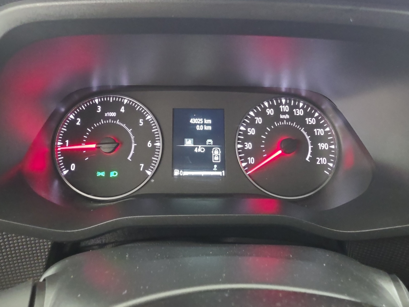 Vente en ligne Renault Trafic 3 Fourgon TRAFIC FG BLUE DCI 130 L1H1 3T GSR2 au prix de 22 990 €