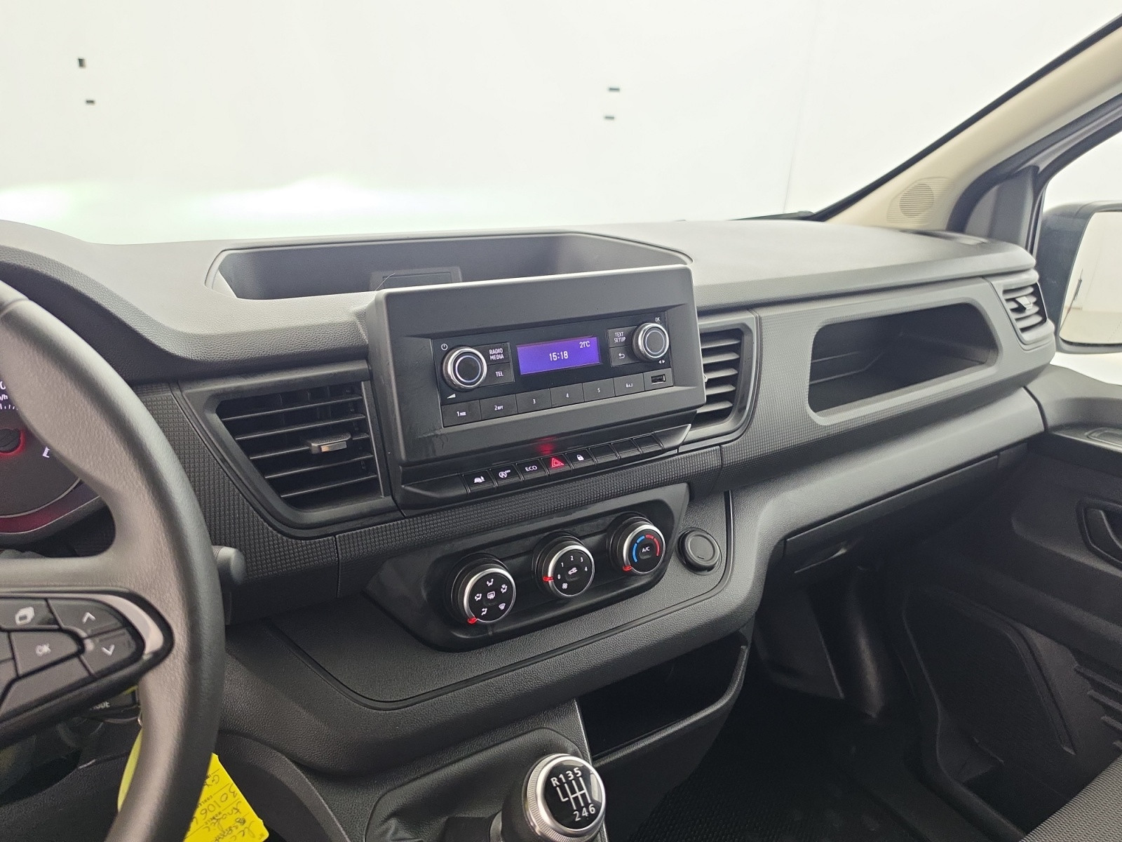 Vente en ligne Renault Trafic 3 Fourgon TRAFIC FG BLUE DCI 130 L1H1 3T GSR2 au prix de 22 990 €