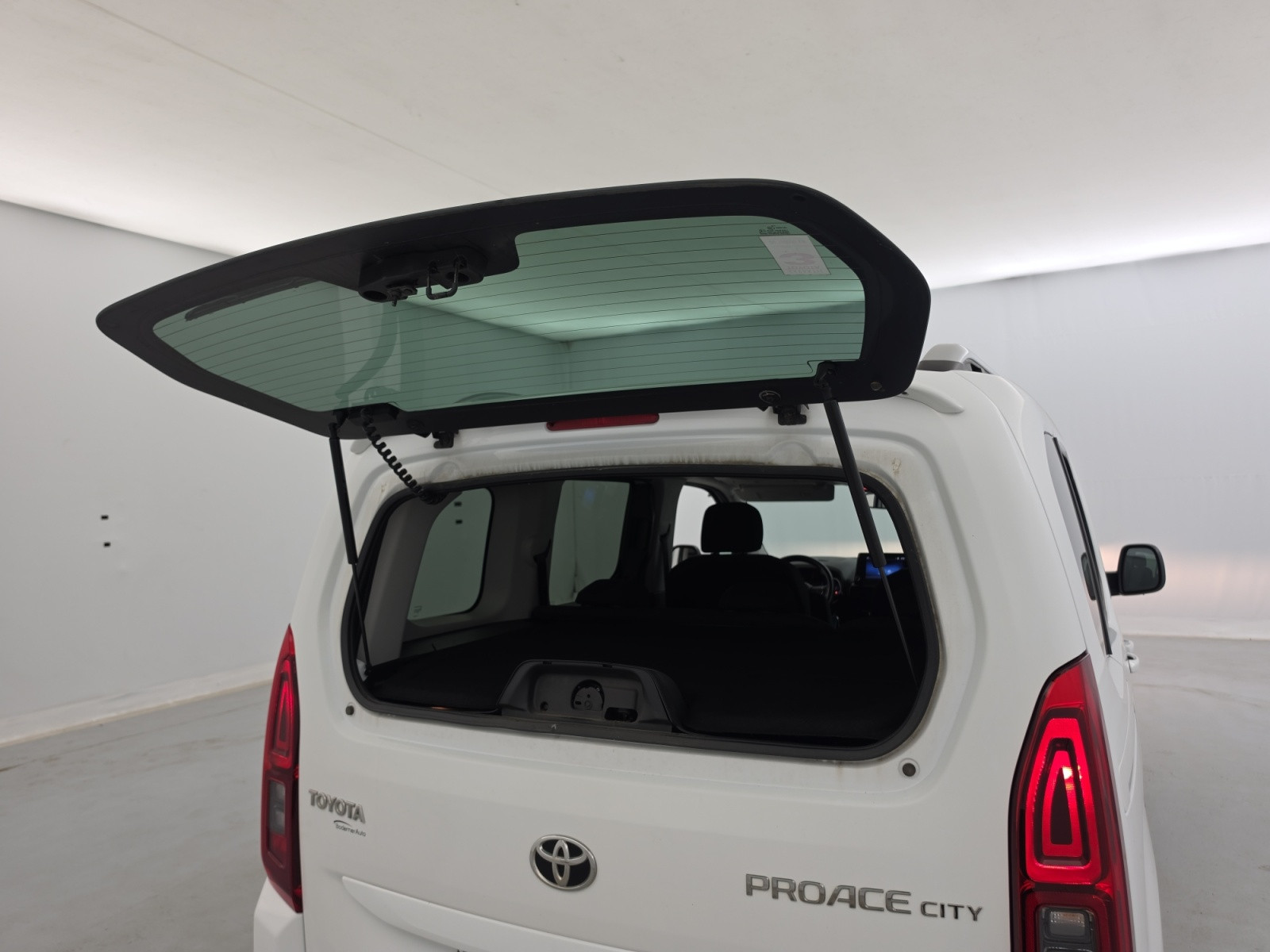 Vente en ligne Toyota Proace Verso  Medium 1.5L 130 D-4D BVM6 au prix de 19 490 €
