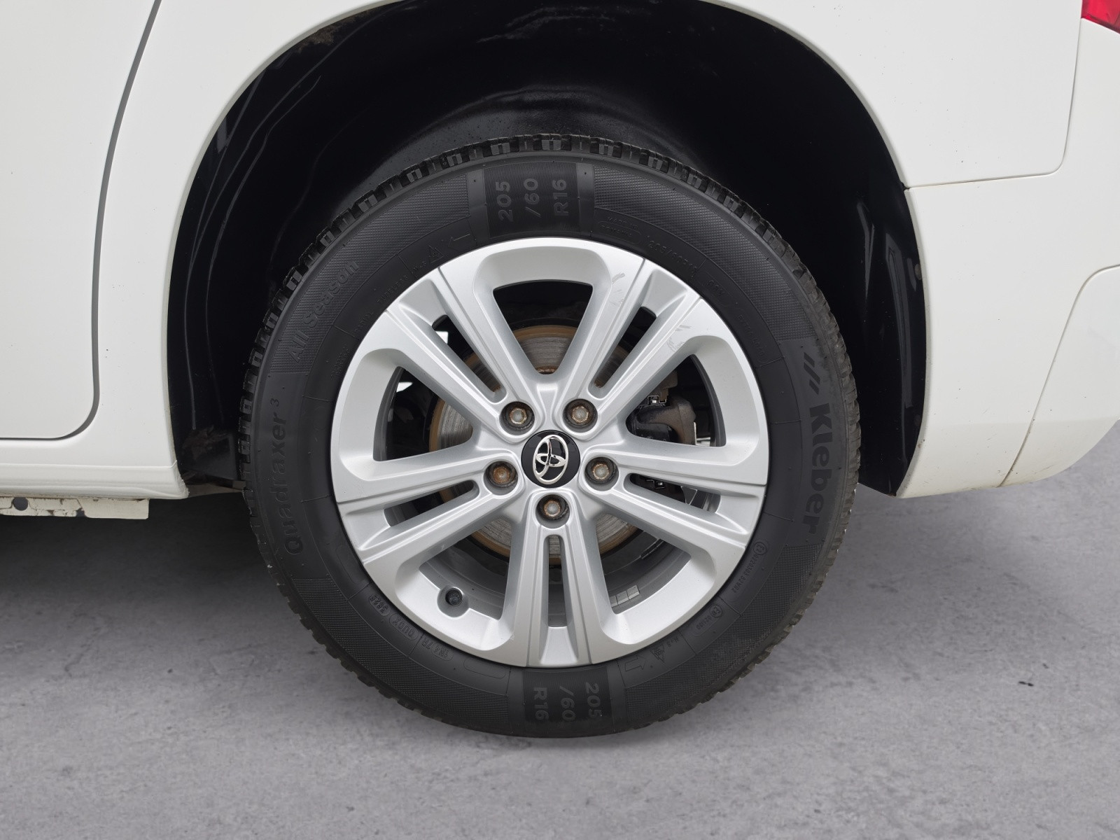 Vente en ligne Toyota Proace Verso  Medium 1.5L 130 D-4D BVM6 au prix de 19 490 €