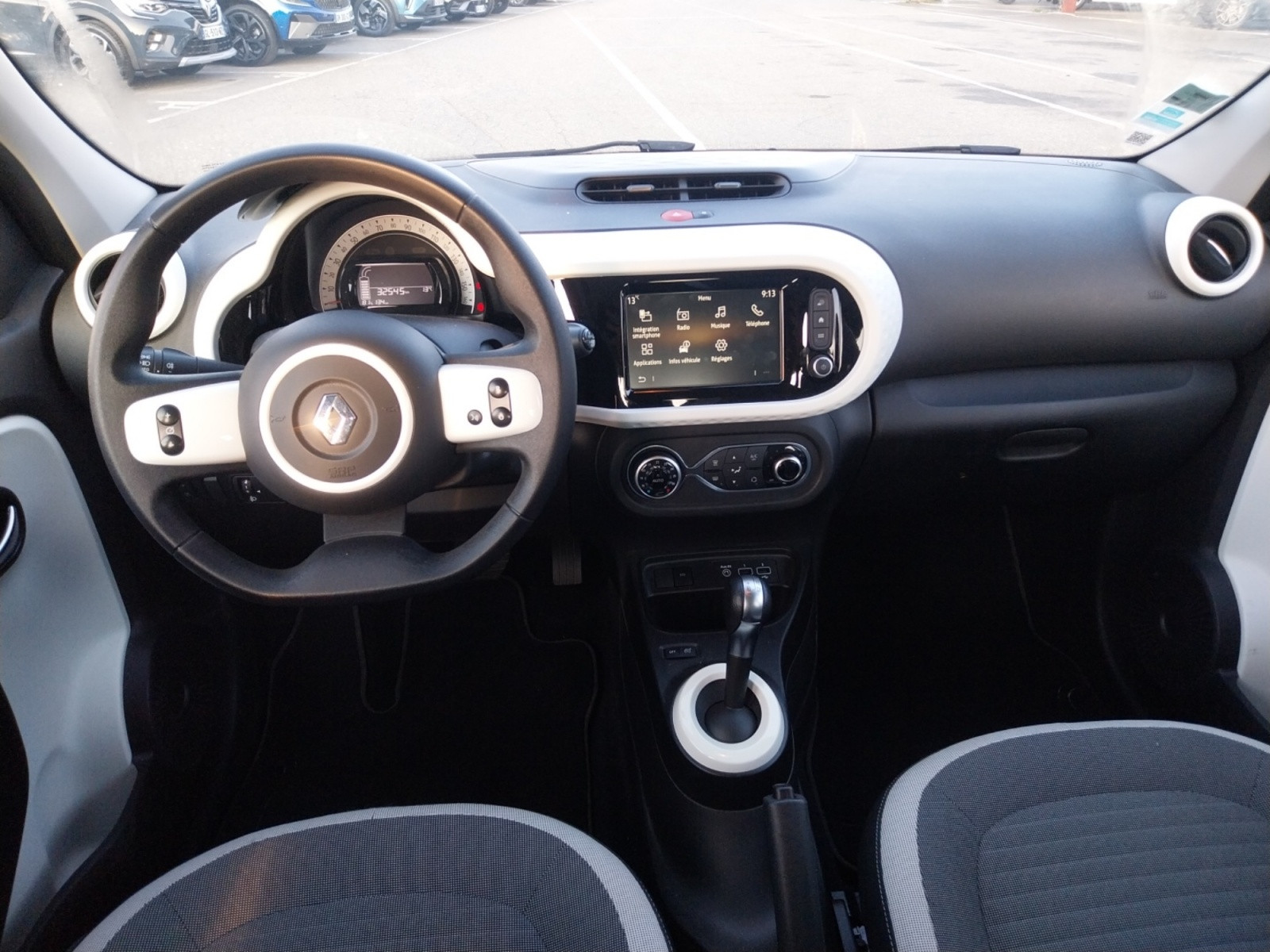 Vente en ligne Renault Twingo Electrique Twingo III E-Tech au prix de 13 490 €