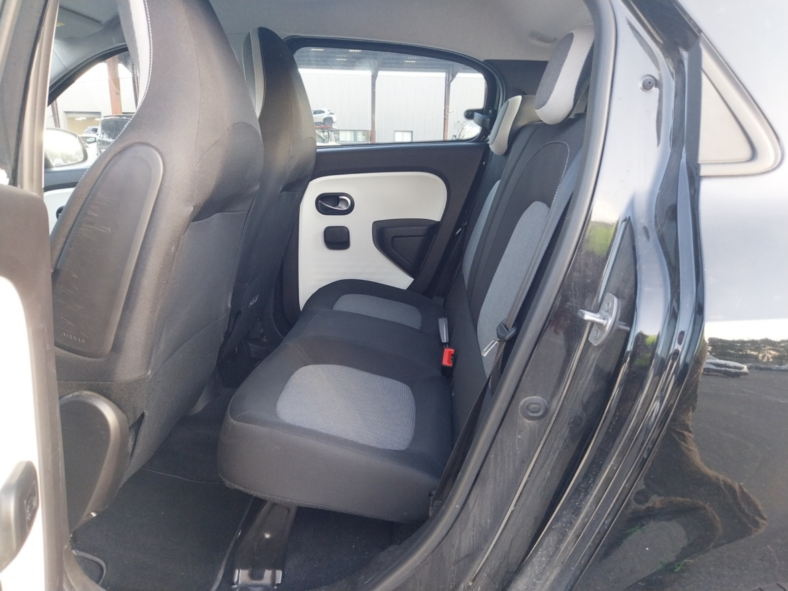 Vente en ligne Renault Twingo Electrique Twingo III E-Tech au prix de 13 490 €