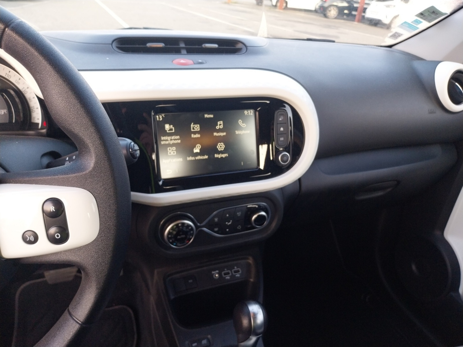 Vente en ligne Renault Twingo Electrique Twingo III E-Tech au prix de 13 490 €