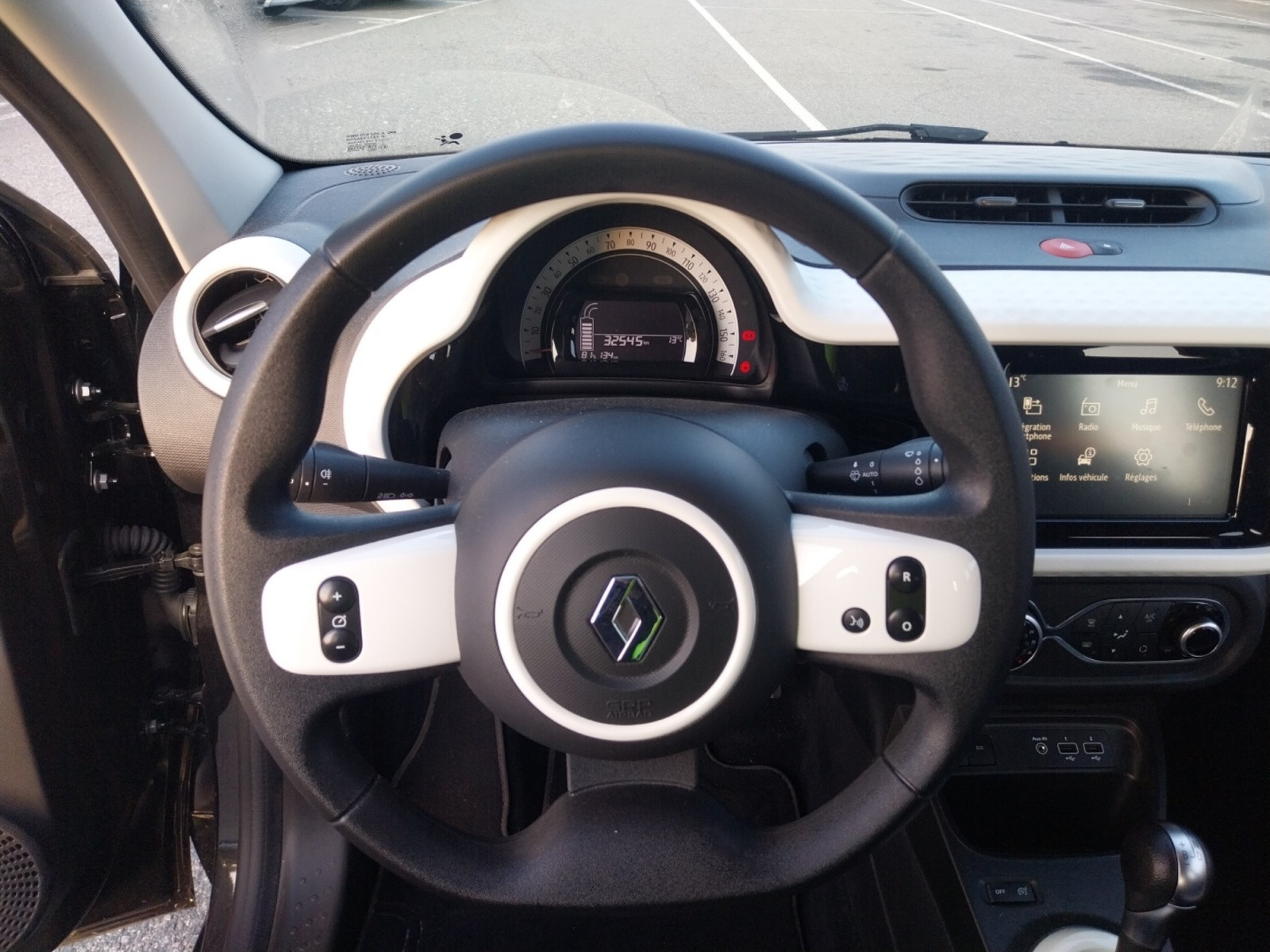 Vente en ligne Renault Twingo Electrique Twingo III E-Tech au prix de 13 490 €