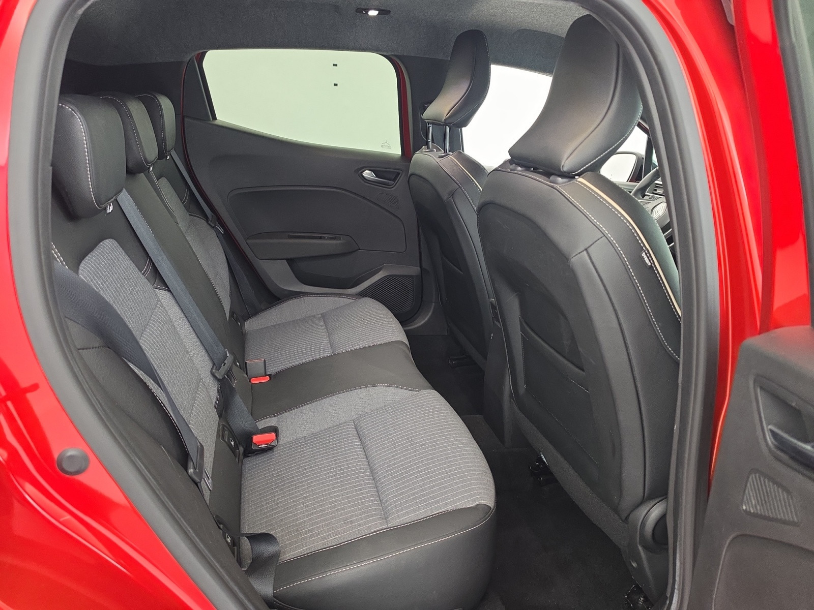 Vente en ligne Renault Clio 5 Clio TCe 90 au prix de 15 390 €