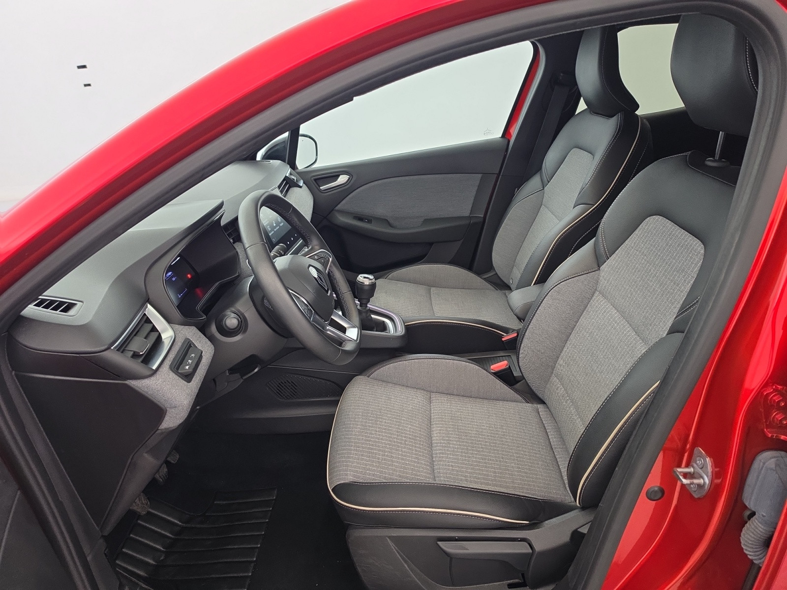 Vente en ligne Renault Clio 5 Clio TCe 90 au prix de 15 390 €