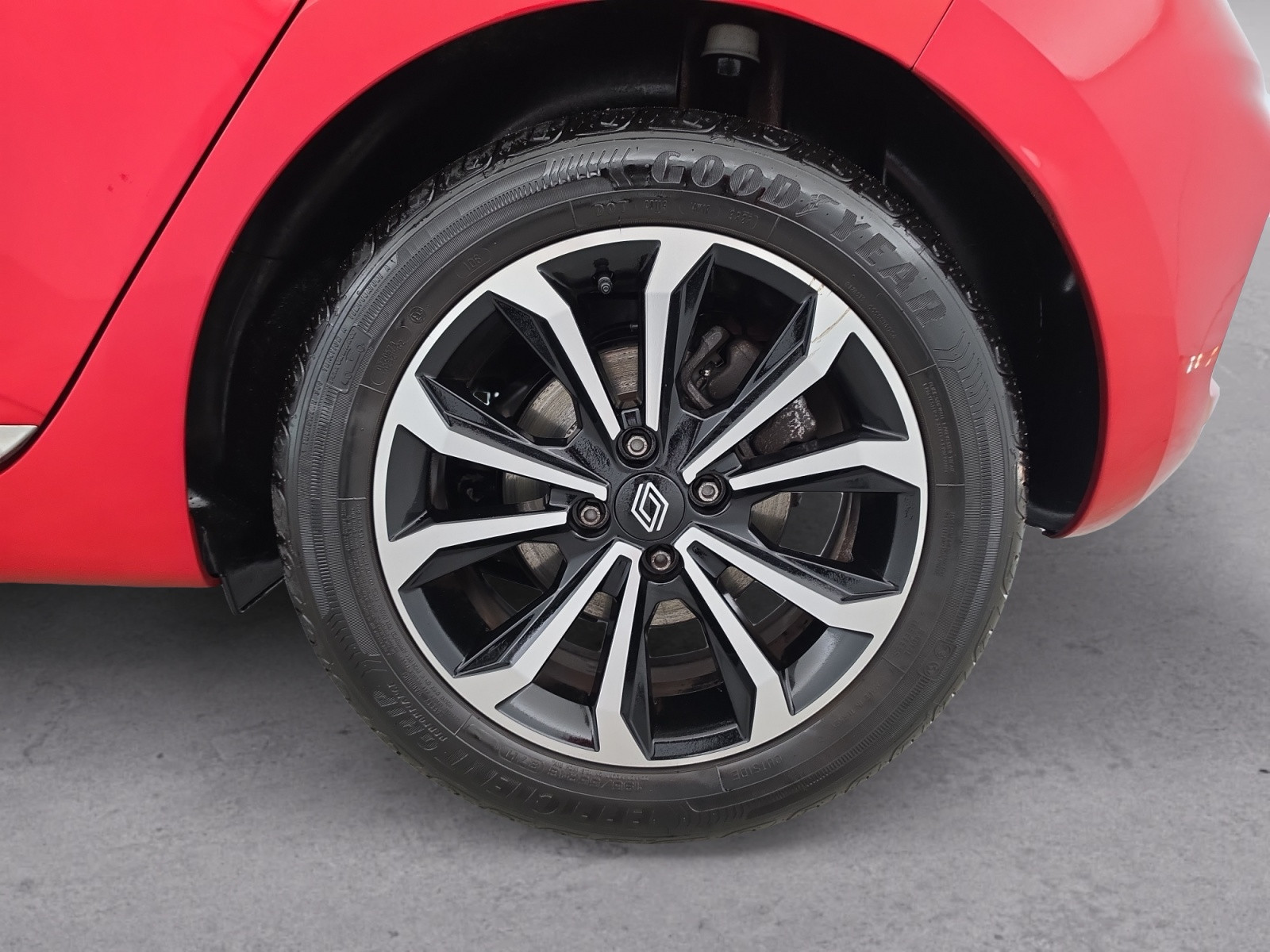 Vente en ligne Renault Clio 5 Clio TCe 90 au prix de 15 390 €