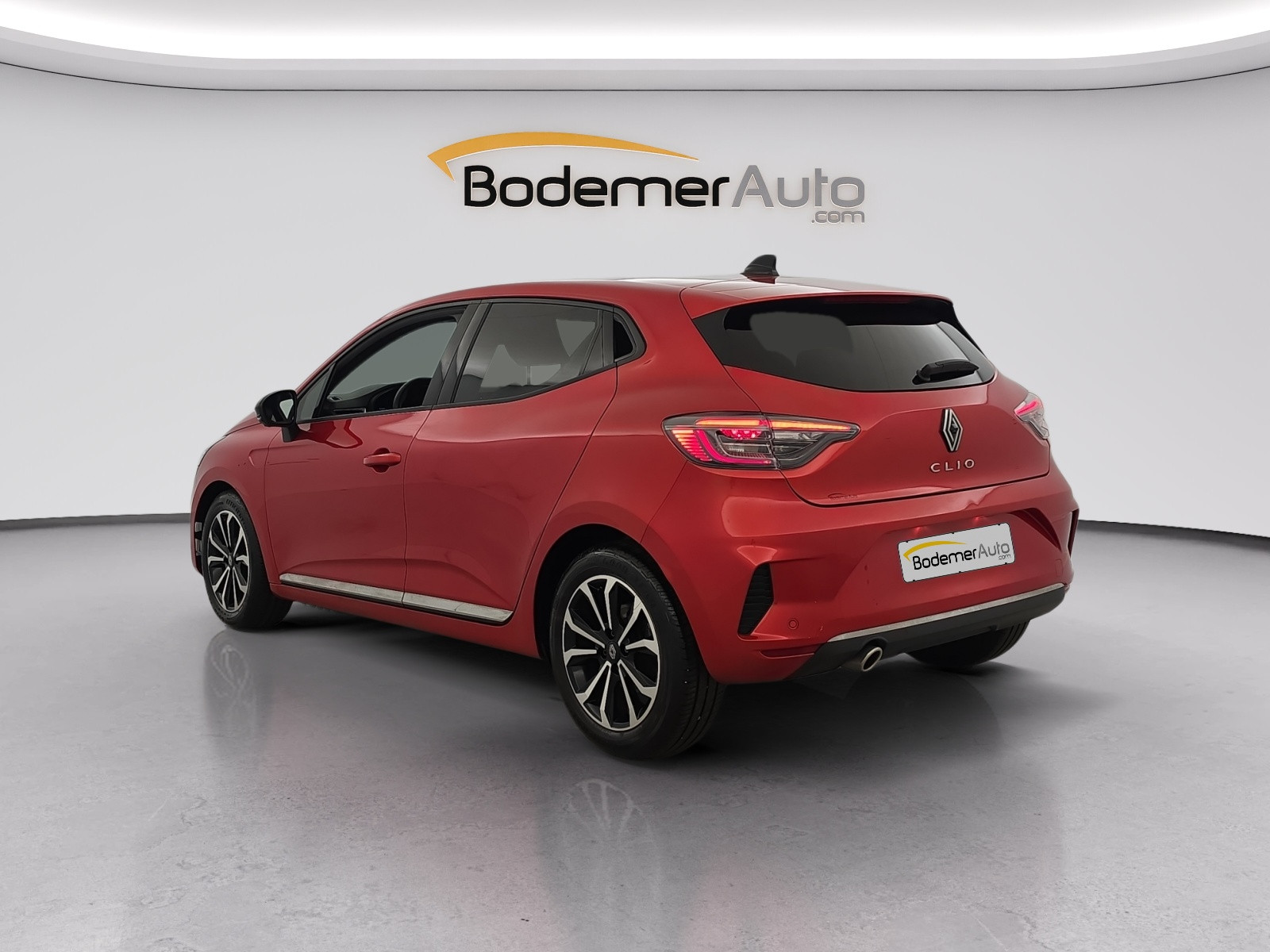 Vente en ligne Renault Clio 5 Clio TCe 90 au prix de 15 390 €