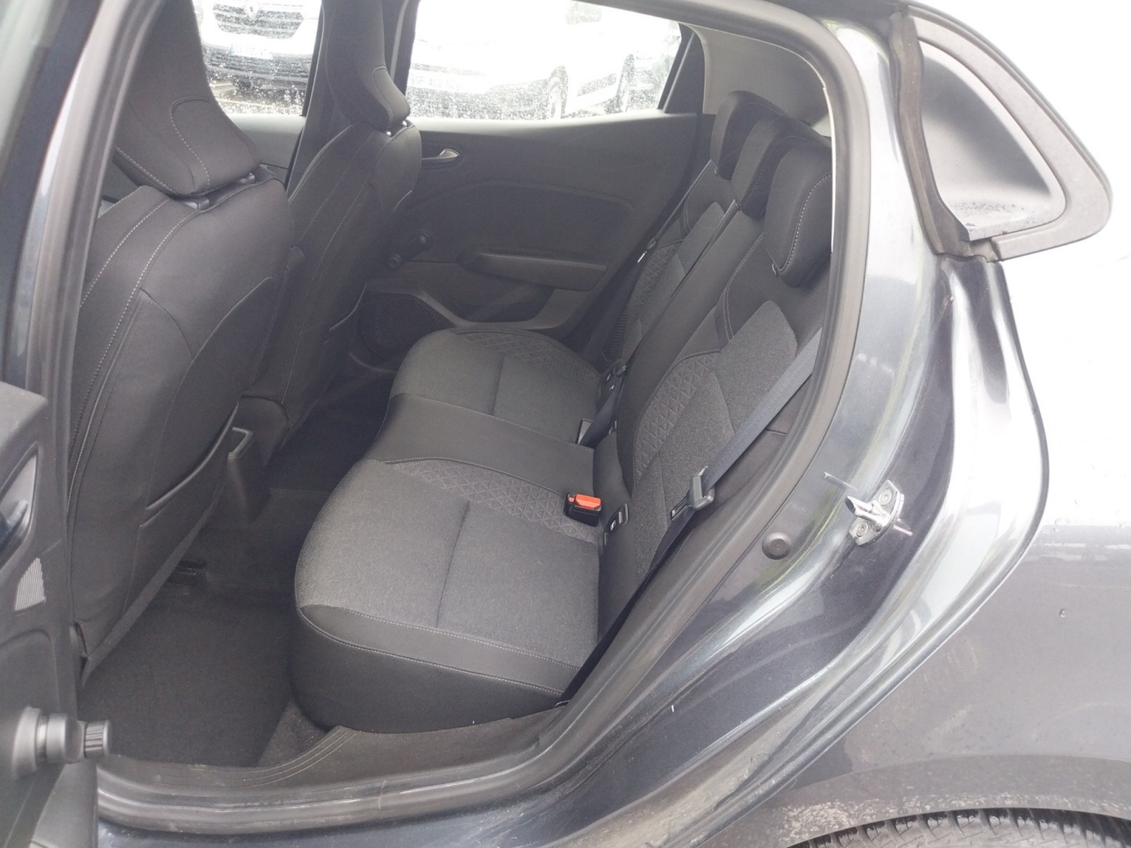 Vente en ligne Renault Clio 5 Clio E-Tech 140 - 21 au prix de 12 490 €