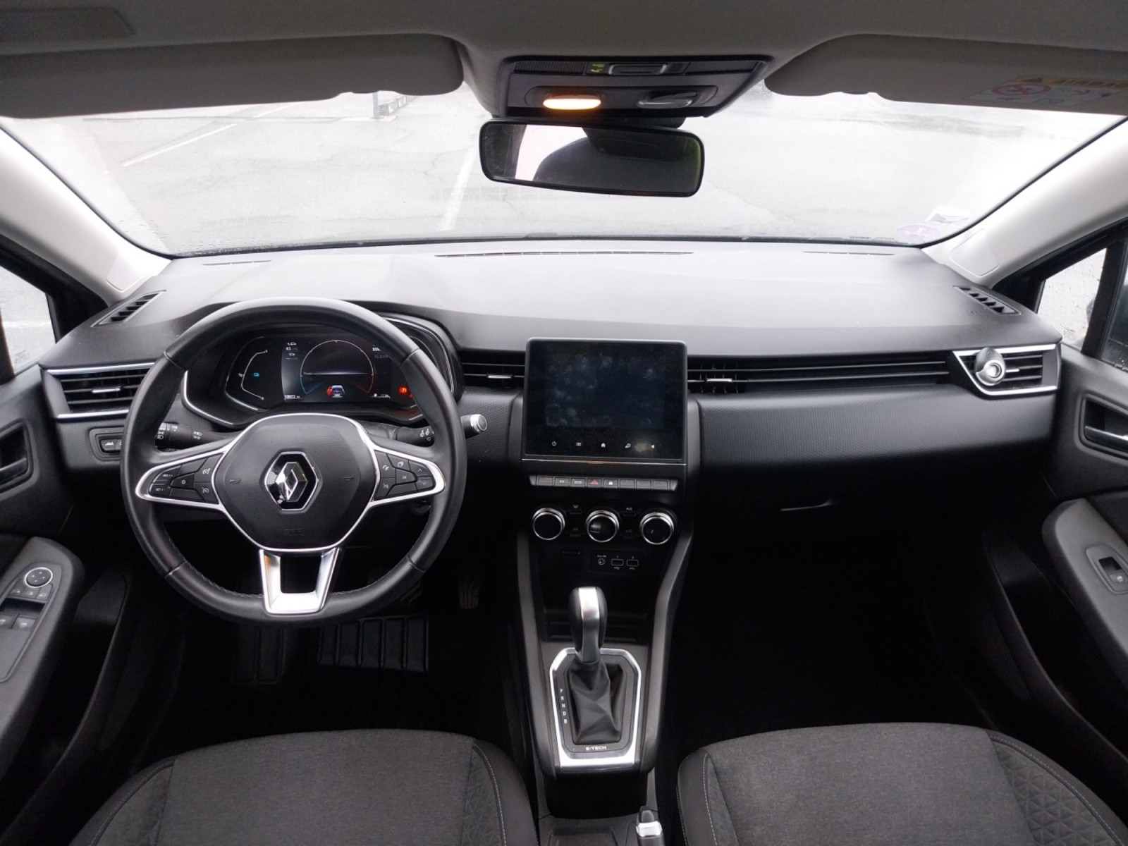 Vente en ligne Renault Clio 5 Clio E-Tech 140 - 21 au prix de 12 490 €