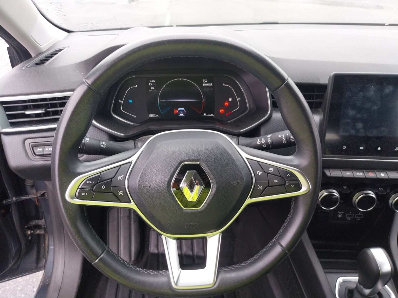 Vente en ligne Renault Clio 5 Clio E-Tech 140 - 21 au prix de 12 490 €