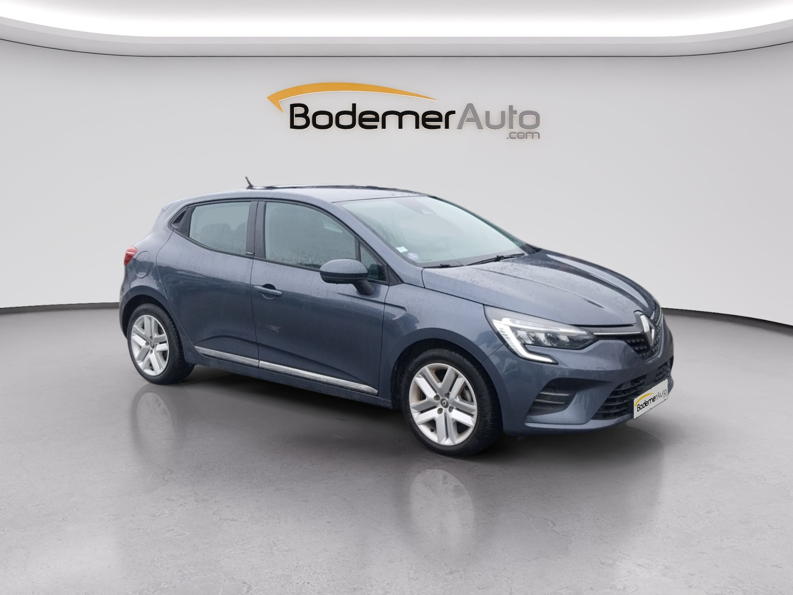 Vente en ligne Renault Clio 5 Clio E-Tech 140 - 21 au prix de 12 490 €