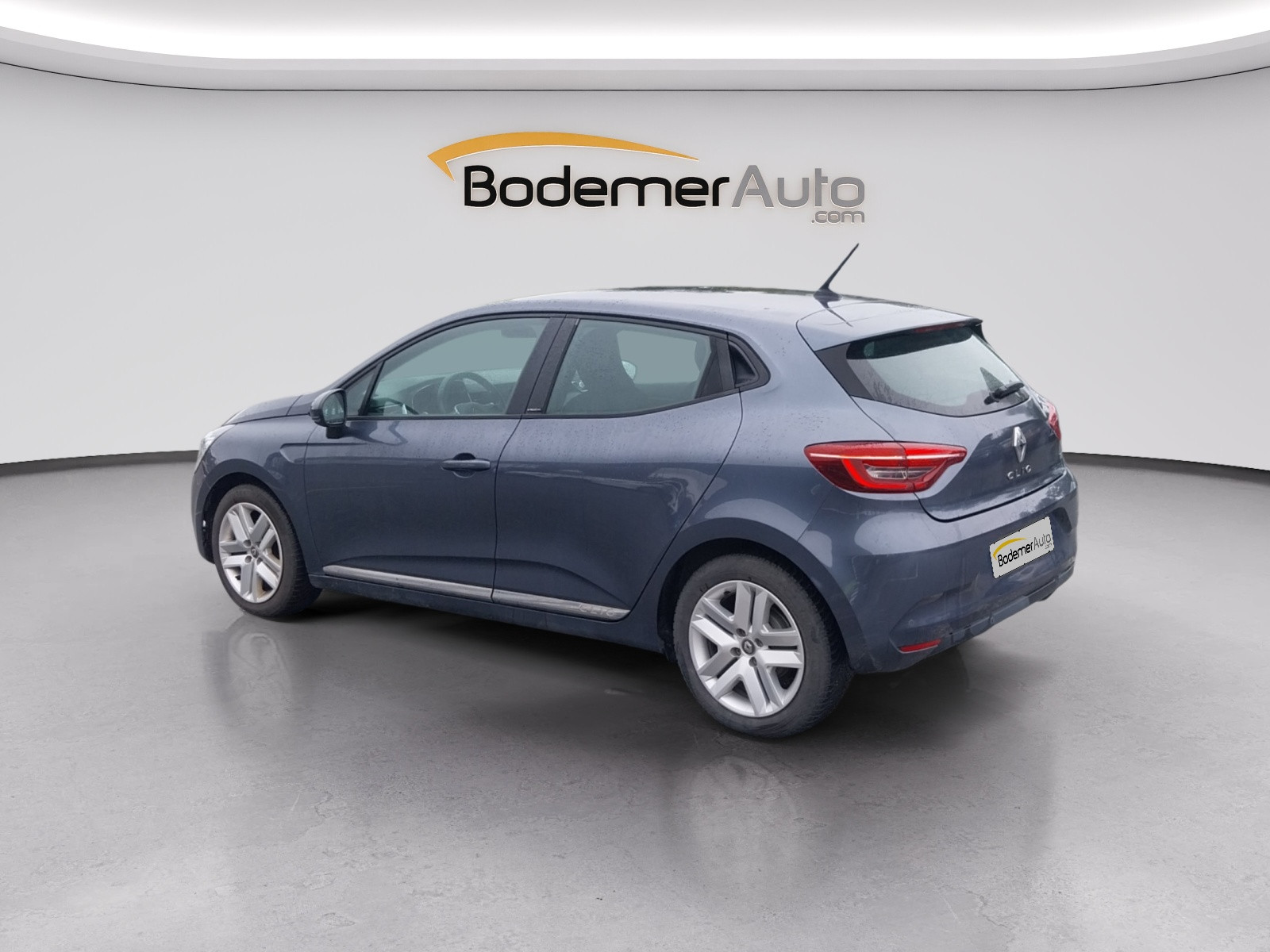 Vente en ligne Renault Clio 5 Clio E-Tech 140 - 21 au prix de 12 490 €