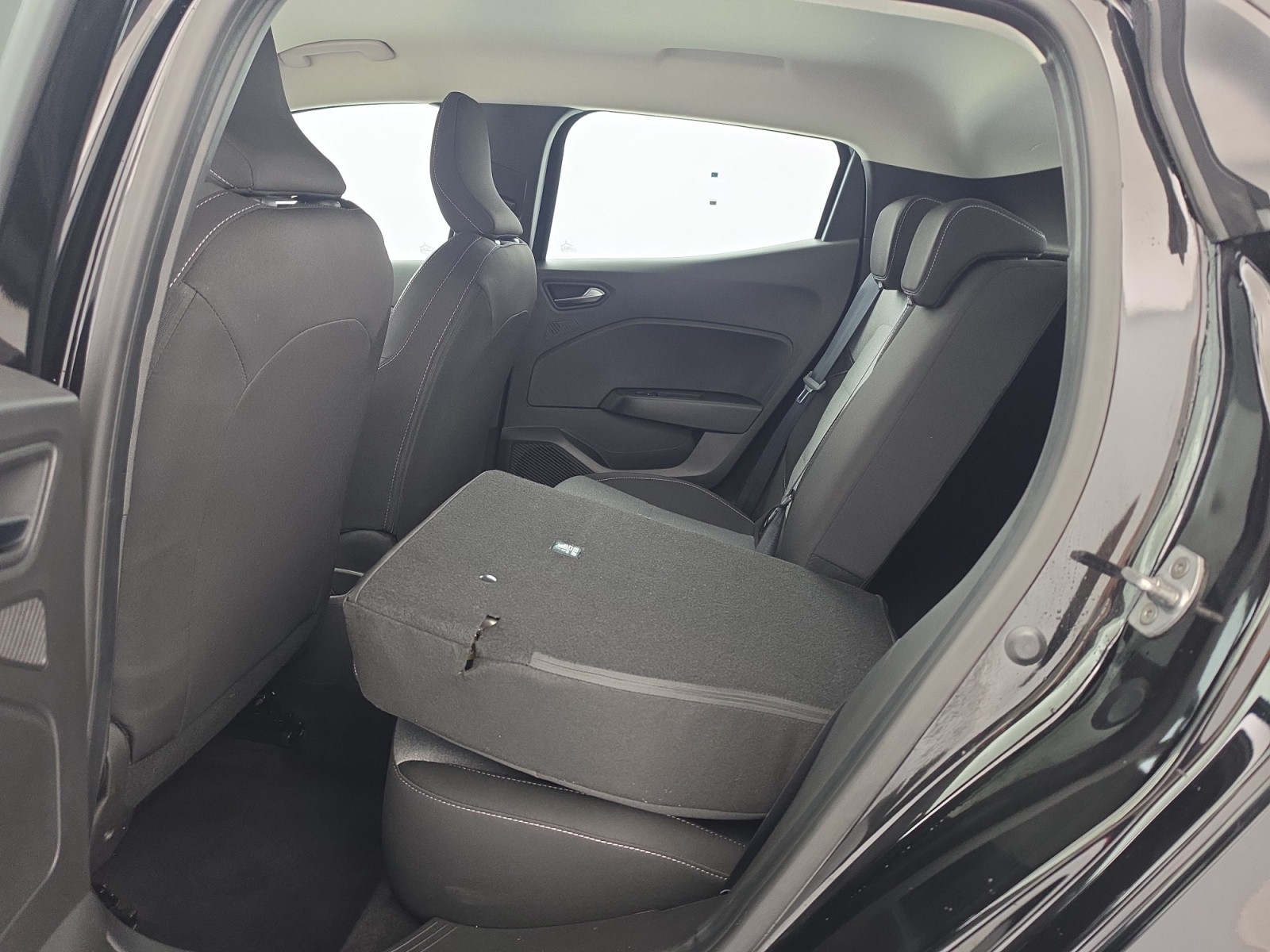 Vente en ligne Renault Clio 5 Clio Blue dCi 100 ch GSR2 au prix de 16 990 €