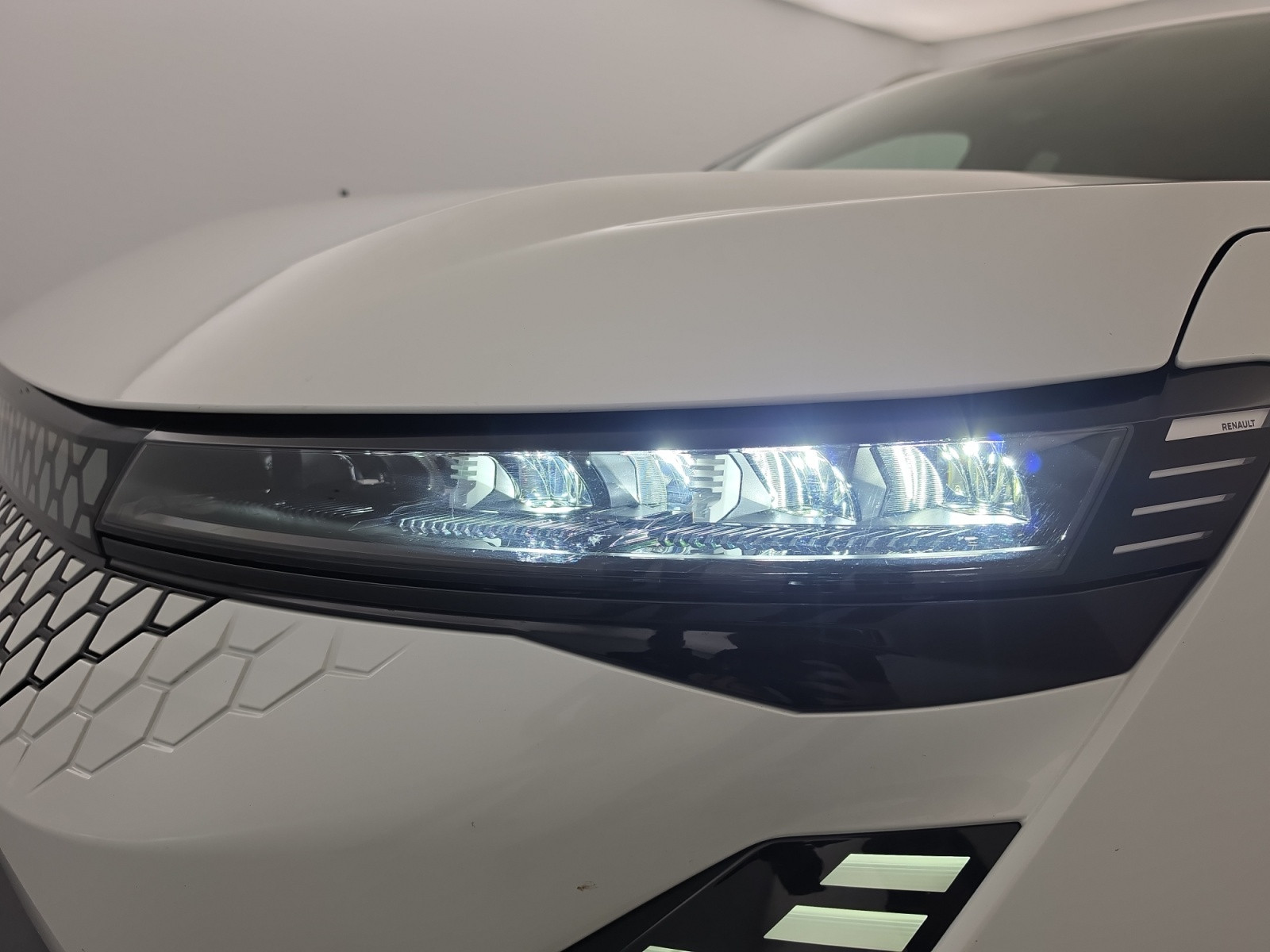 Vente en ligne Renault Scenic E-Tech Scenic E-Tech électrique 220 ch grande autonomie au prix de 37 490 €