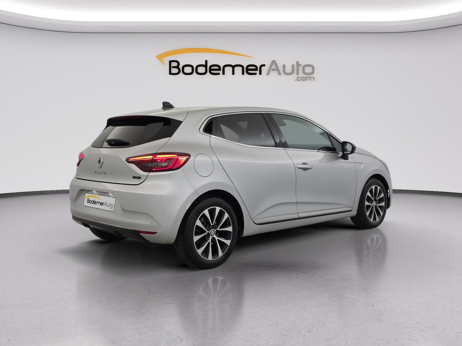 Vente en ligne Renault Clio 5 Clio E-Tech full hybrid 145 au prix de 18 490 €