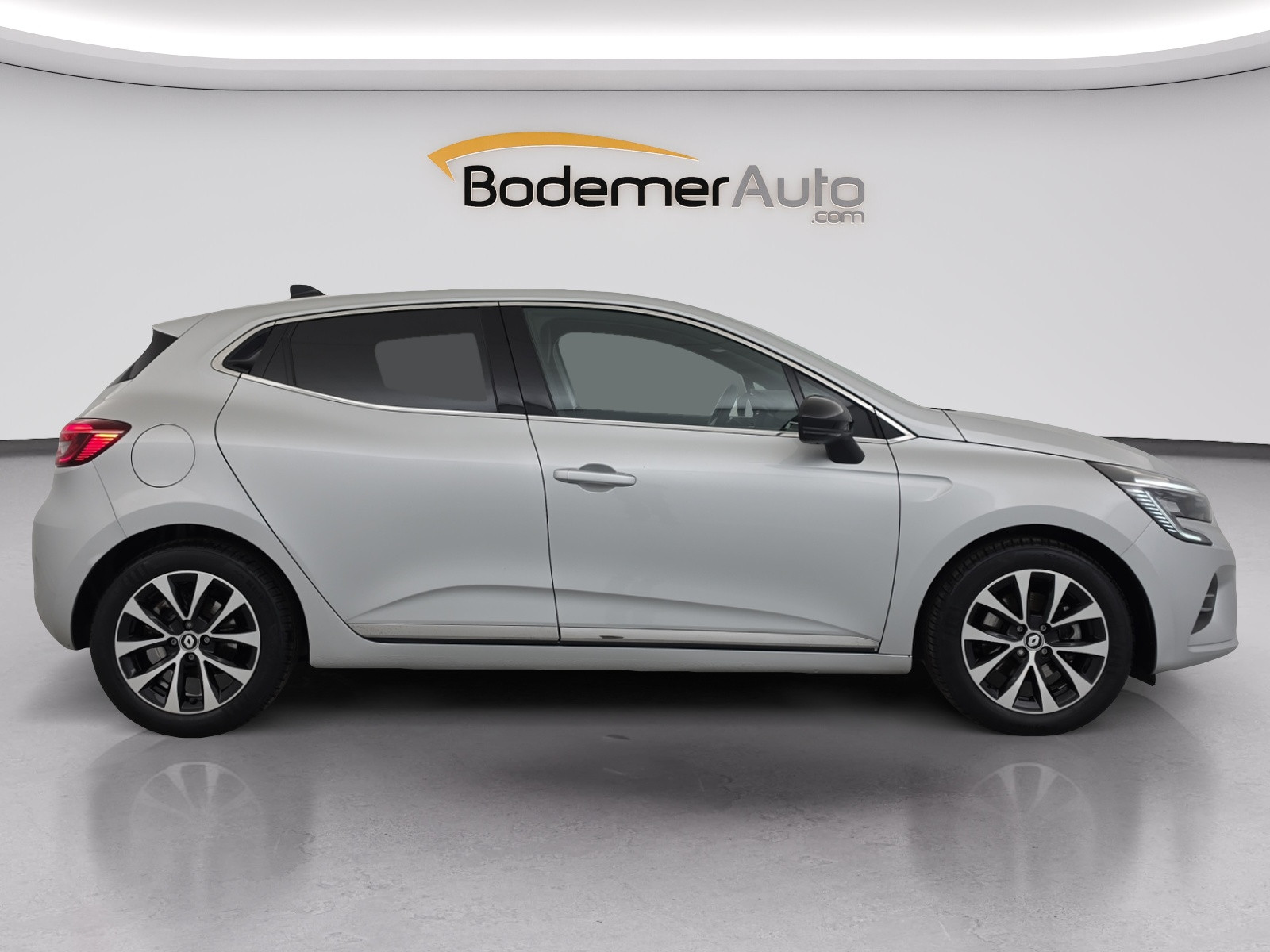 Vente en ligne Renault Clio 5 Clio E-Tech full hybrid 145 au prix de 18 490 €