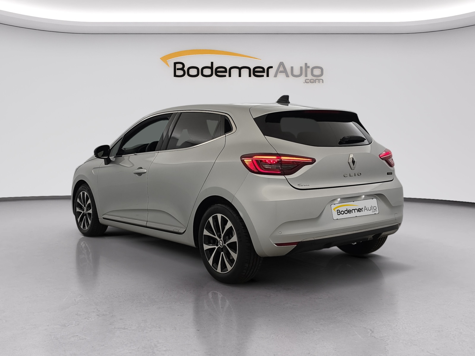 Vente en ligne Renault Clio 5 Clio E-Tech full hybrid 145 au prix de 18 490 €
