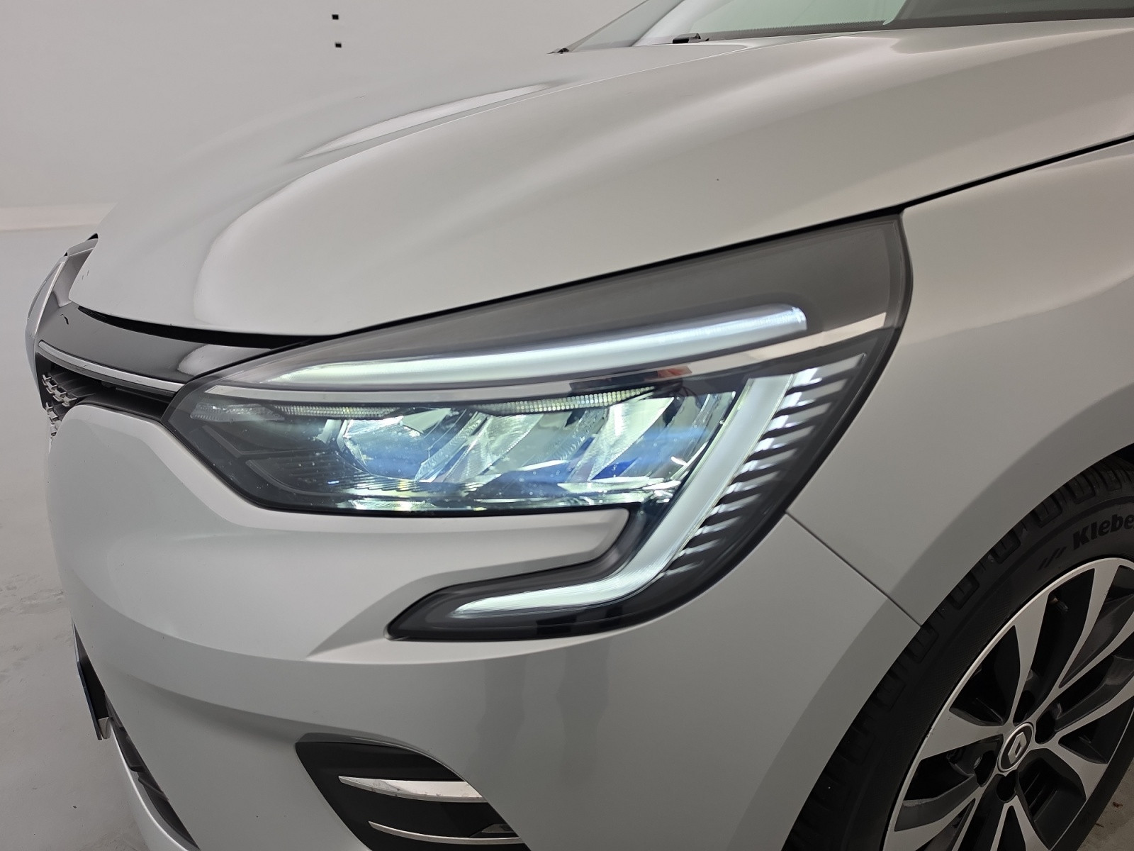 Vente en ligne Renault Clio 5 Clio E-Tech full hybrid 145 au prix de 18 490 €