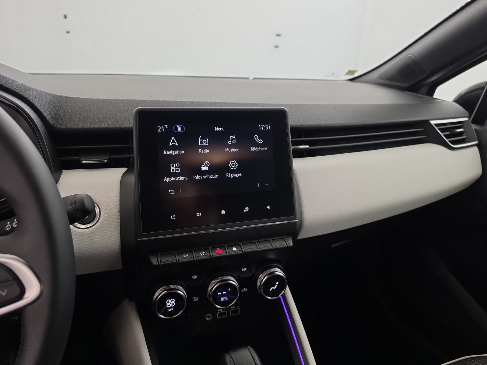 Vente en ligne Renault Clio 5 Clio E-Tech full hybrid 145 au prix de 18 490 €