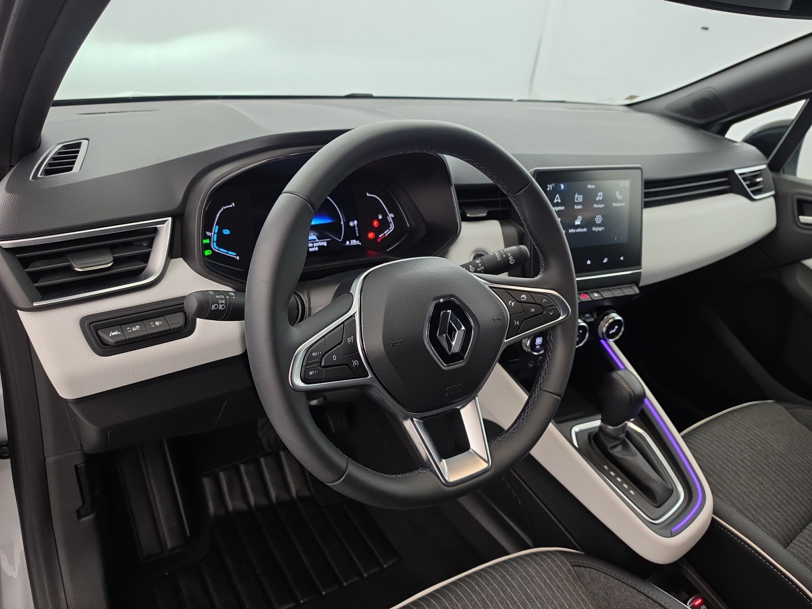 Vente en ligne Renault Clio 5 Clio E-Tech full hybrid 145 au prix de 18 490 €