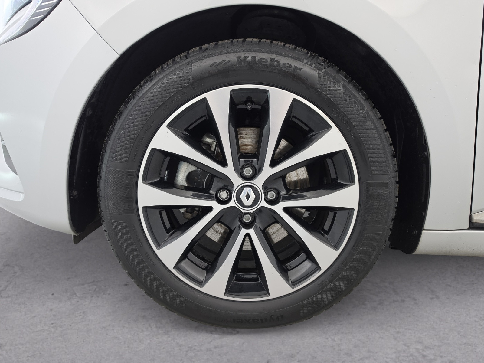 Vente en ligne Renault Clio 5 Clio E-Tech full hybrid 145 au prix de 18 490 €