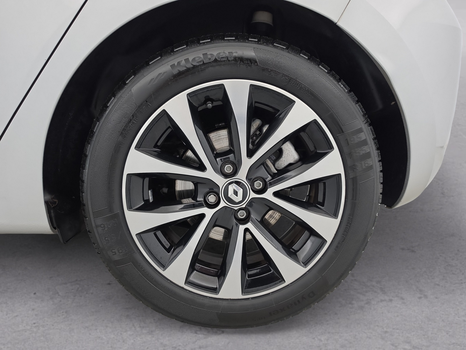 Vente en ligne Renault Clio 5 Clio E-Tech full hybrid 145 au prix de 18 490 €