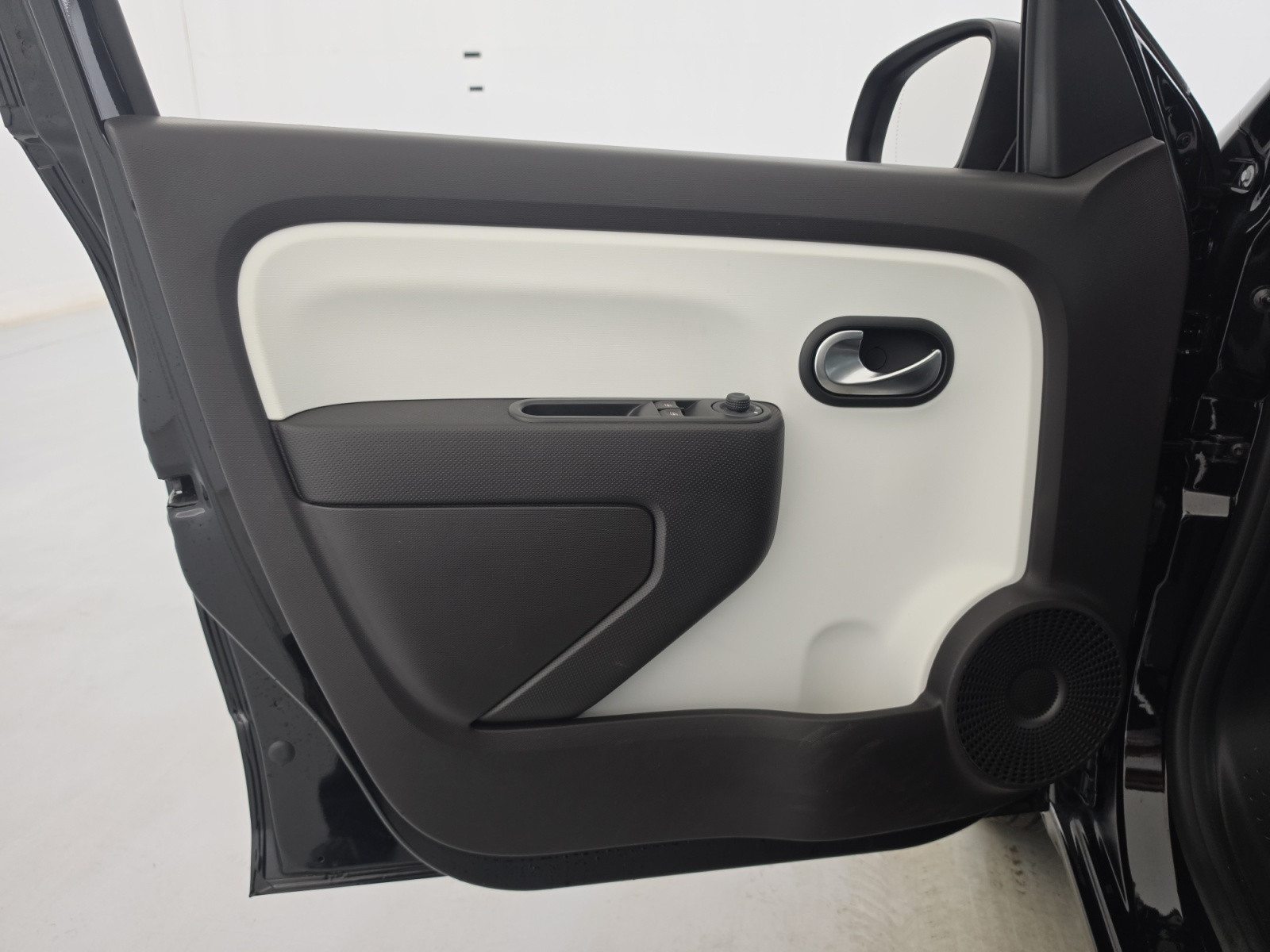 Vente en ligne Renault Twingo Electrique Twingo III E-Tech au prix de 13 490 €
