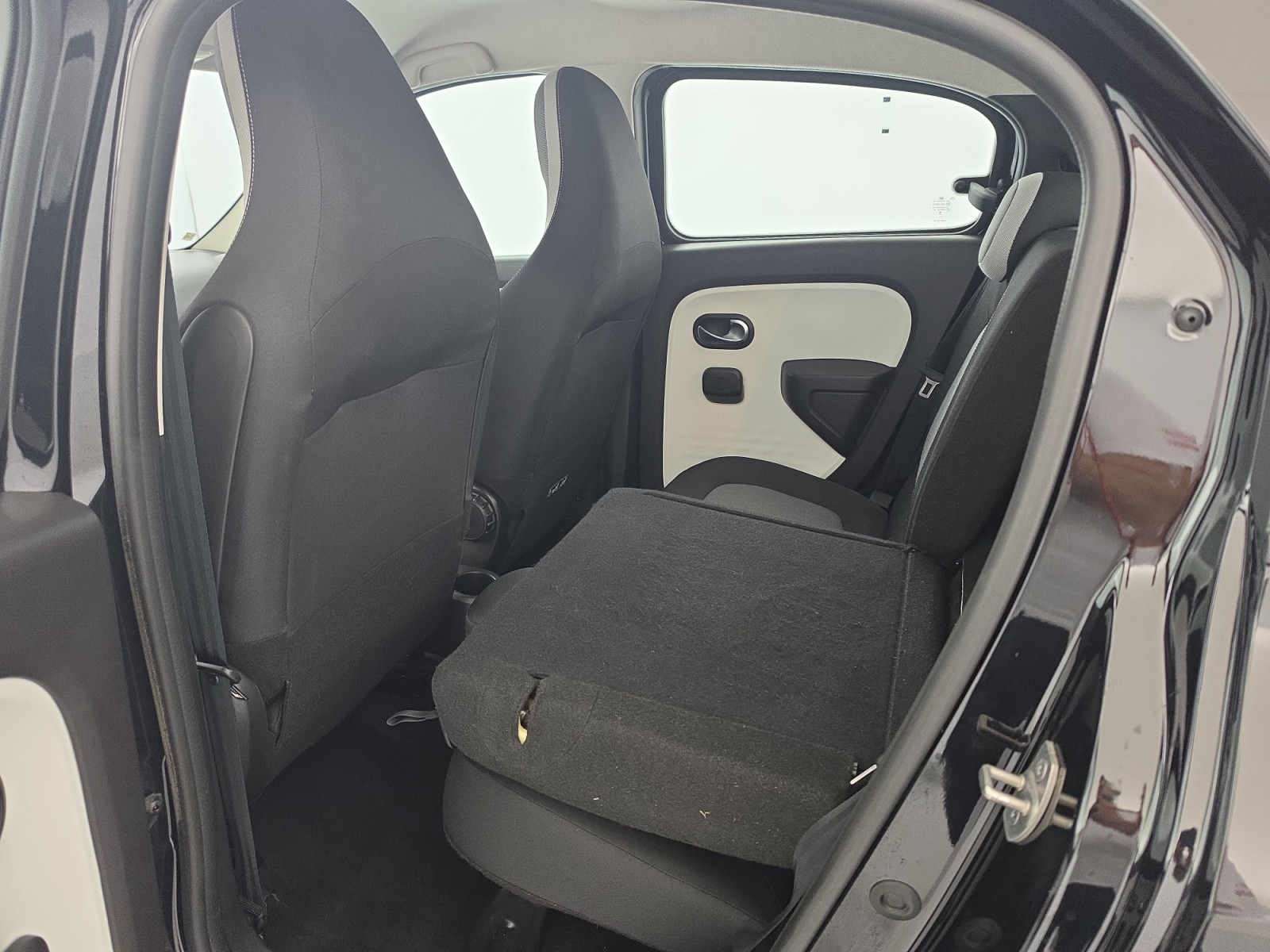Vente en ligne Renault Twingo Electrique Twingo III E-Tech au prix de 13 490 €