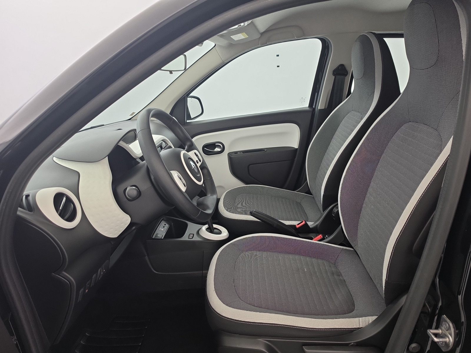 Vente en ligne Renault Twingo Electrique Twingo III E-Tech au prix de 13 490 €
