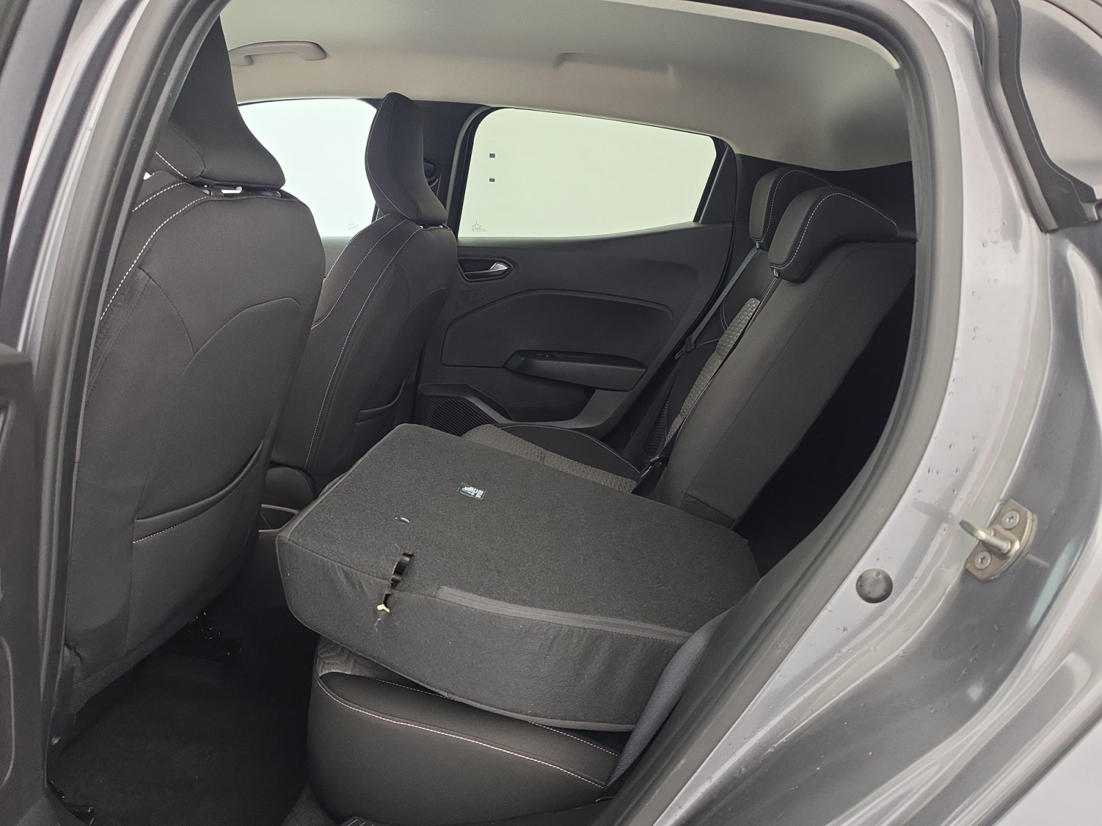 Vente en ligne Renault Clio 5 Clio E-Tech full hybrid 145 au prix de 16 790 €