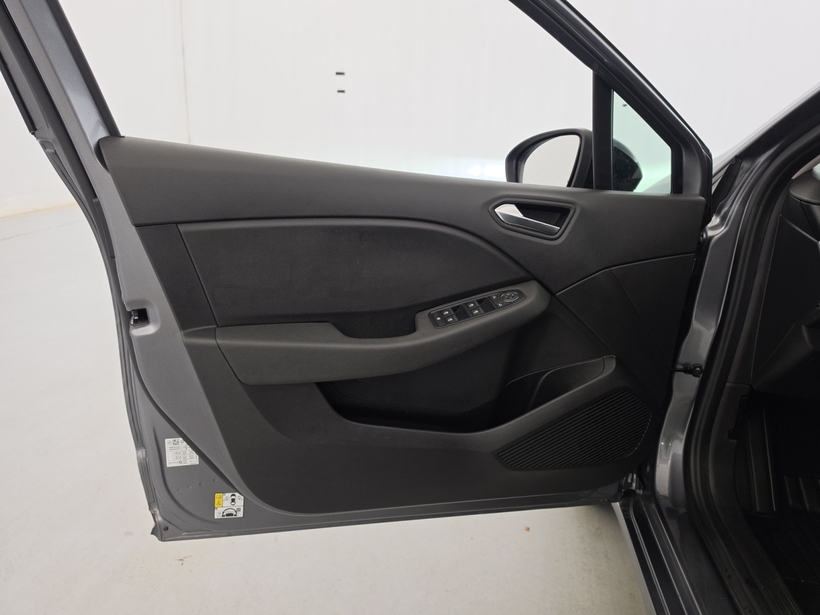 Vente en ligne Renault Clio 5 Clio E-Tech full hybrid 145 au prix de 16 790 €