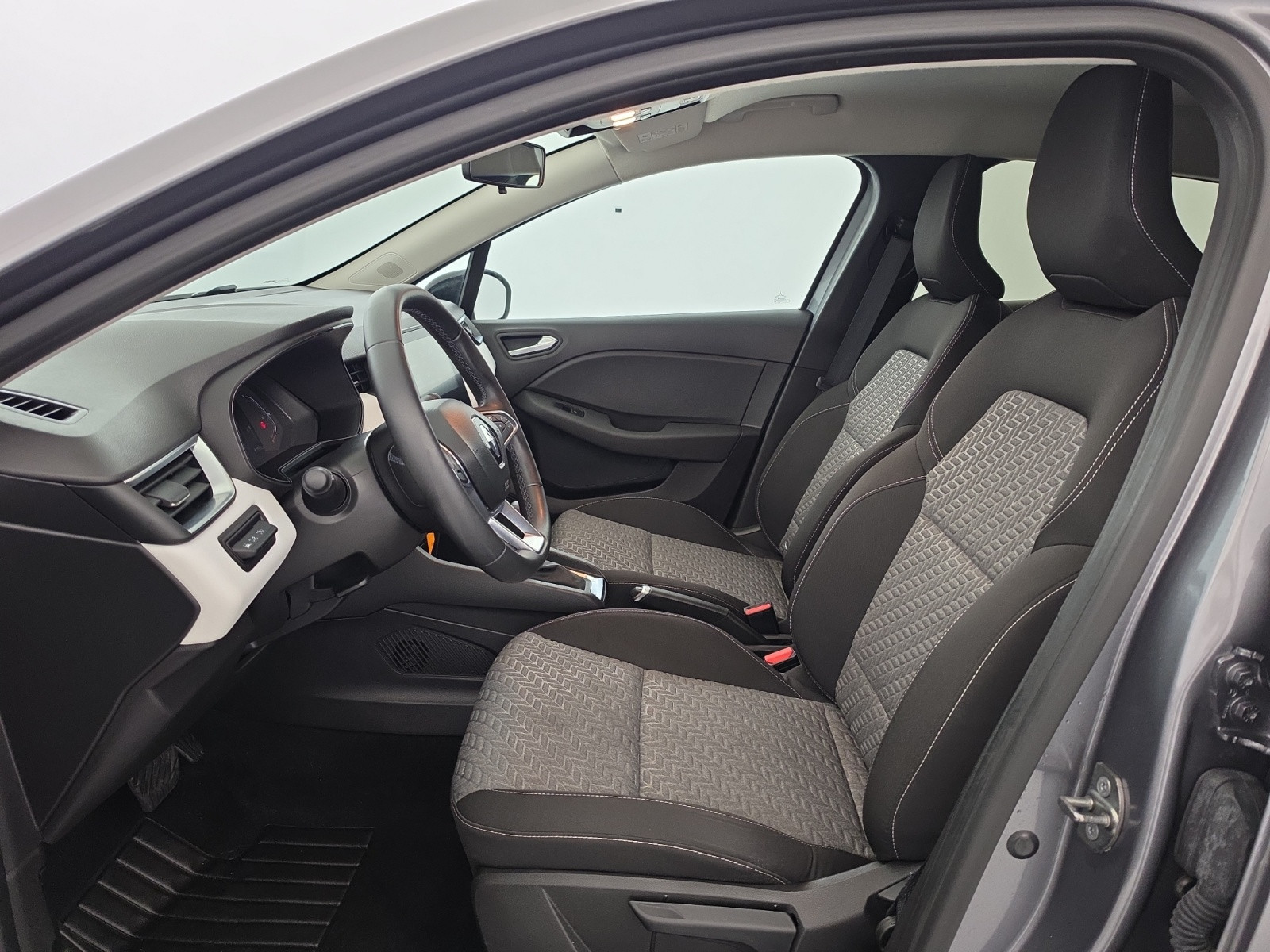 Vente en ligne Renault Clio 5 Clio E-Tech full hybrid 145 au prix de 16 790 €