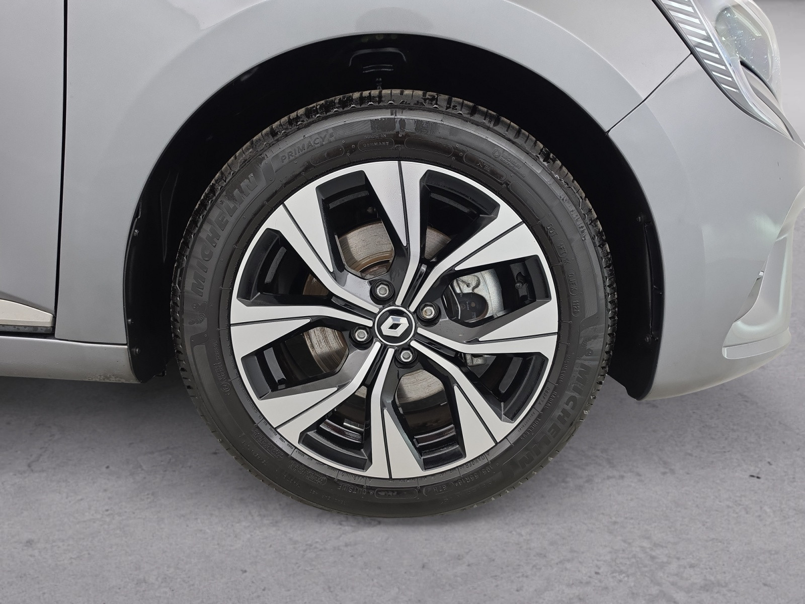 Vente en ligne Renault Clio 5 Clio E-Tech full hybrid 145 au prix de 16 790 €