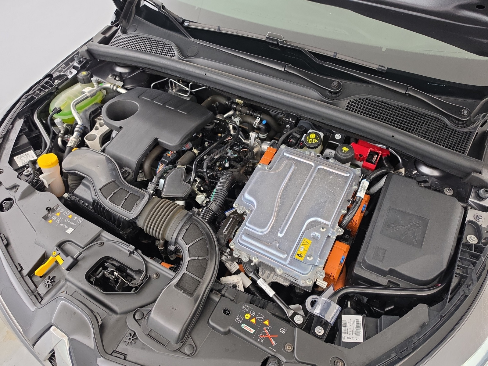 Vente en ligne Renault Clio 5 Clio E-Tech full hybrid 145 au prix de 16 790 €