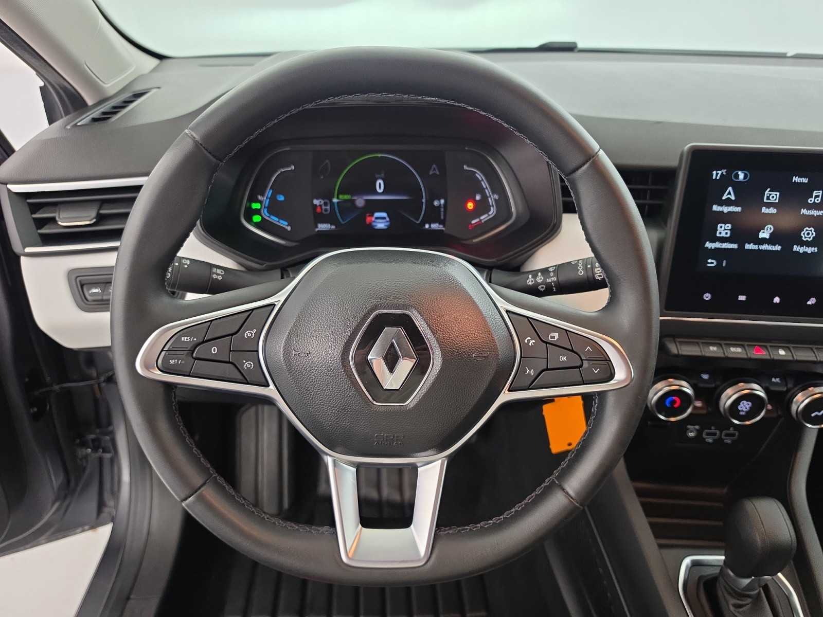 Vente en ligne Renault Clio 5 Clio E-Tech full hybrid 145 au prix de 16 790 €