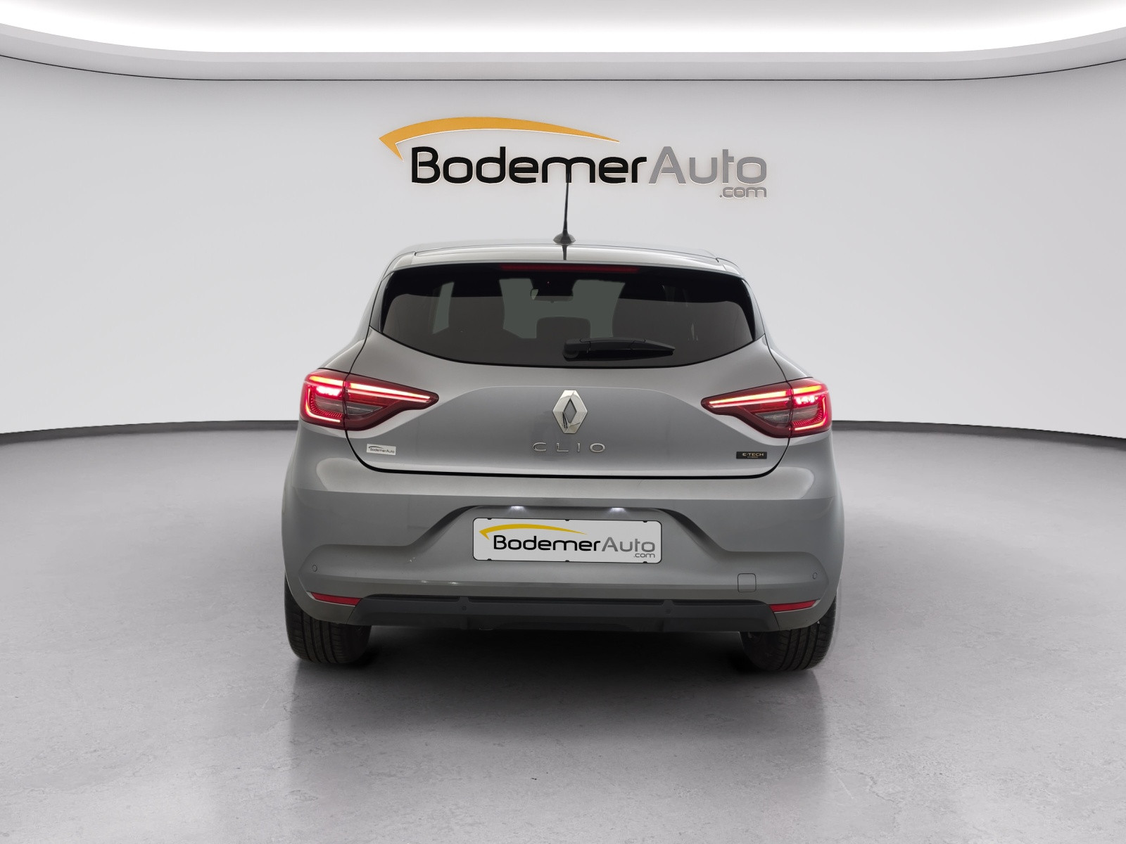 Vente en ligne Renault Clio 5 Clio E-Tech full hybrid 145 au prix de 16 790 €