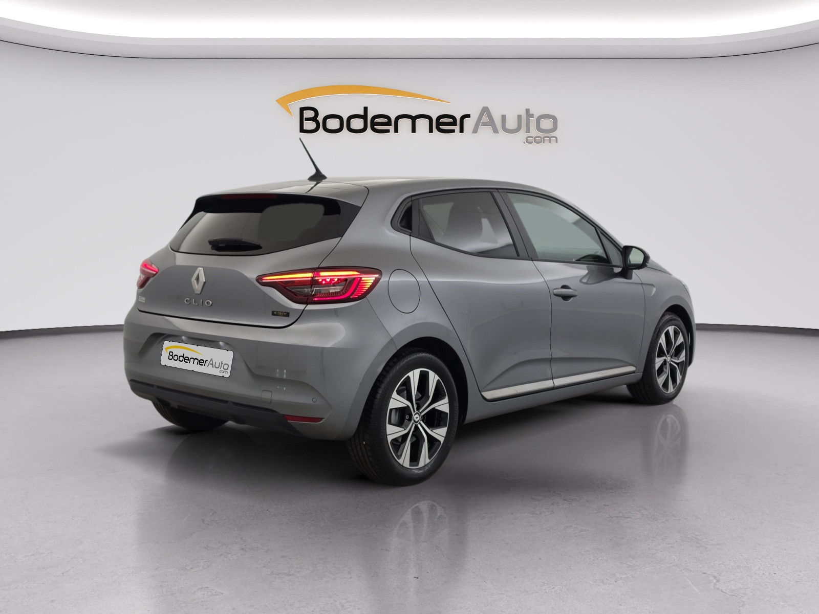 Vente en ligne Renault Clio 5 Clio E-Tech full hybrid 145 au prix de 16 790 €