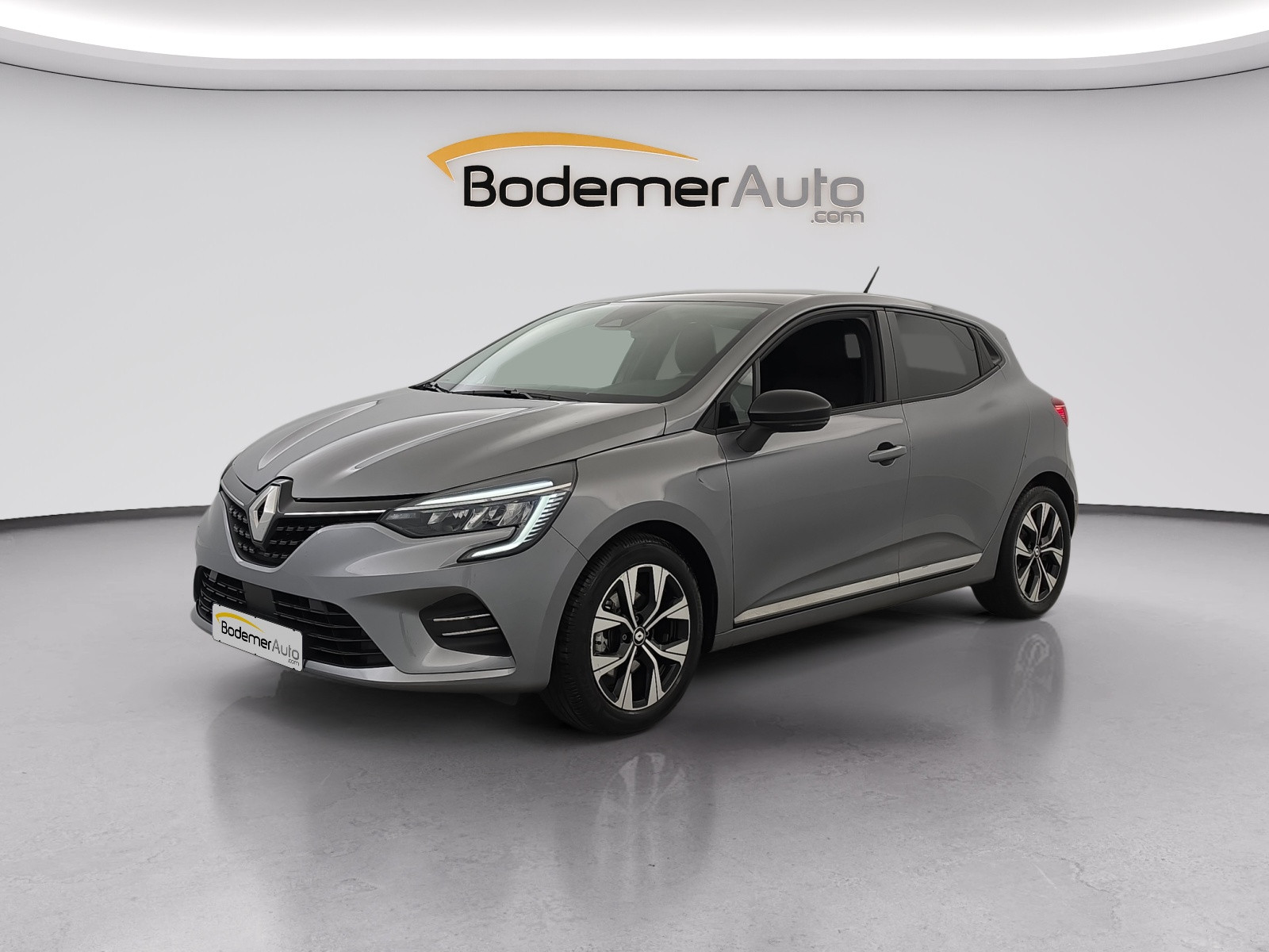Renault Clio 5 Clio E-Tech full hybrid 145 occasion de 2023 en vente à Vannes
