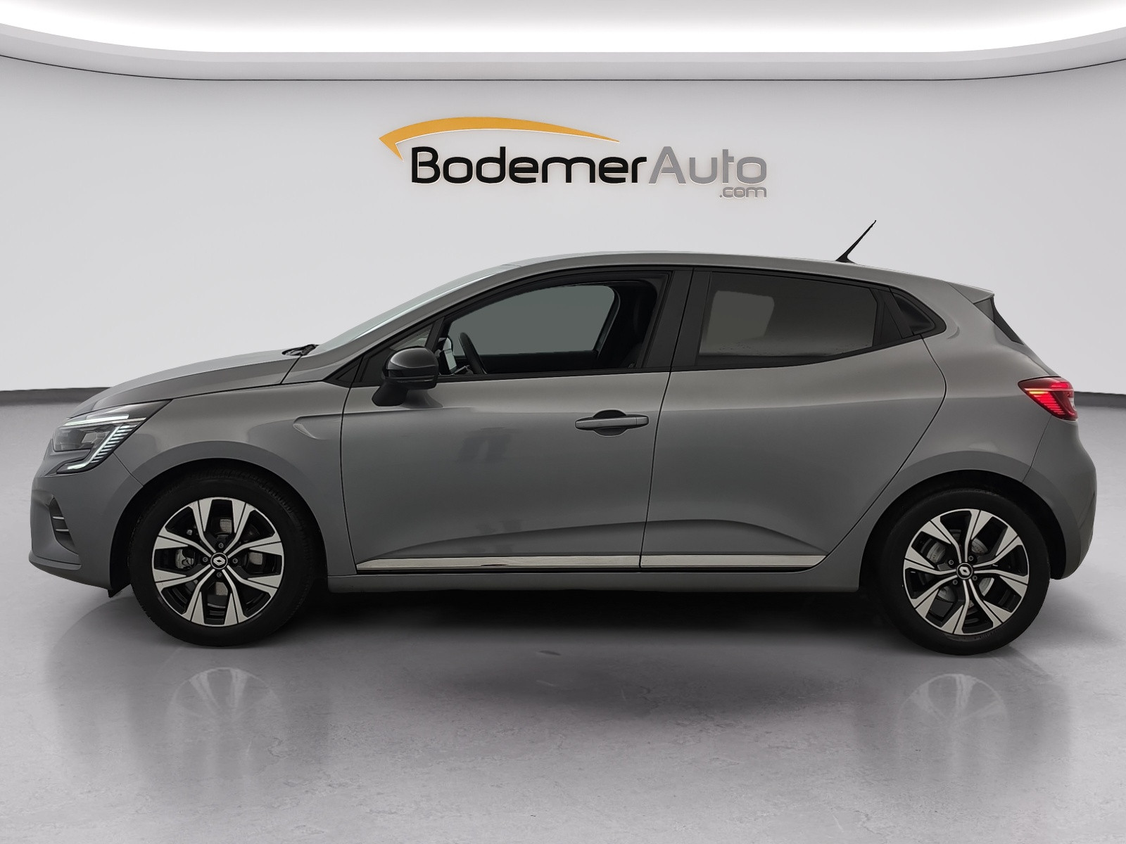 Vente en ligne Renault Clio 5 Clio E-Tech full hybrid 145 au prix de 16 790 €