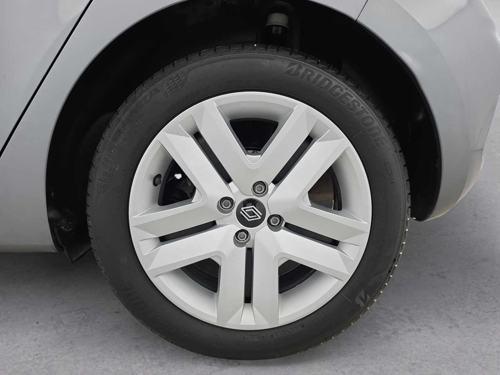Vente en ligne Renault Clio 5 Clio SCe 65 au prix de 12 690 €
