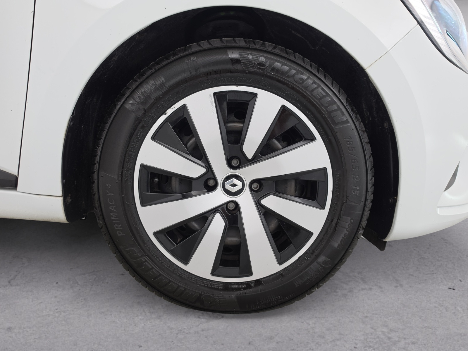 Vente en ligne Renault Clio 5 Clio TCe 90 au prix de 14 290 €