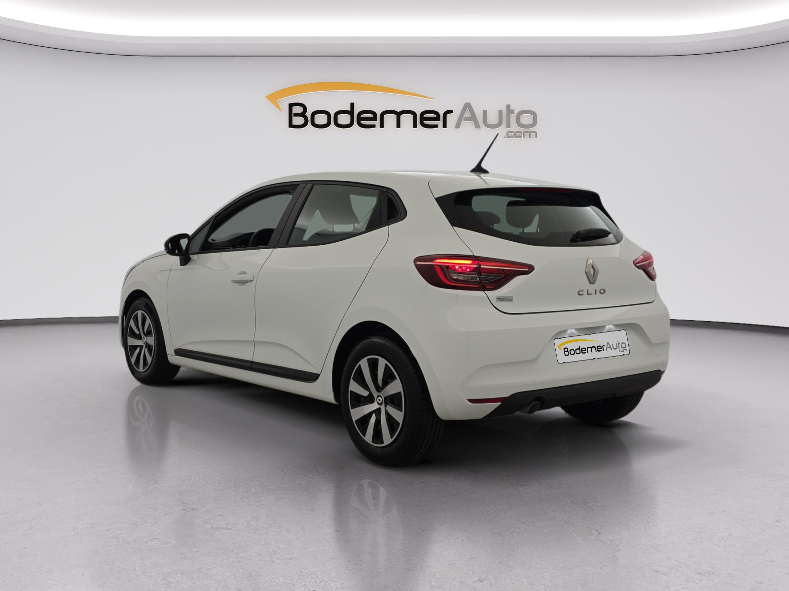 Vente en ligne Renault Clio 5 Clio TCe 90 au prix de 14 290 €