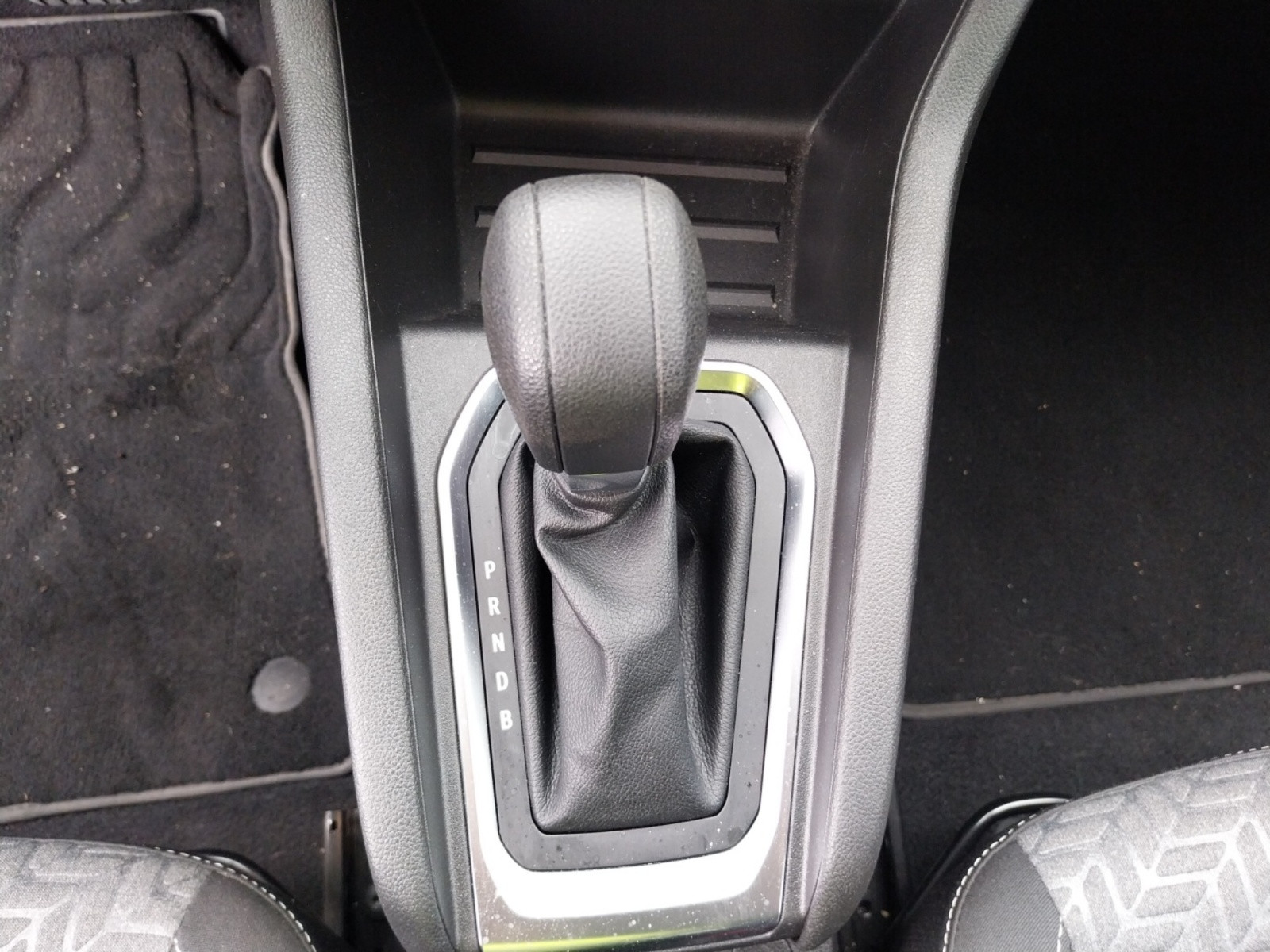 Vente en ligne Renault Clio 5 Clio E-Tech full hybrid 145 au prix de 16 790 €