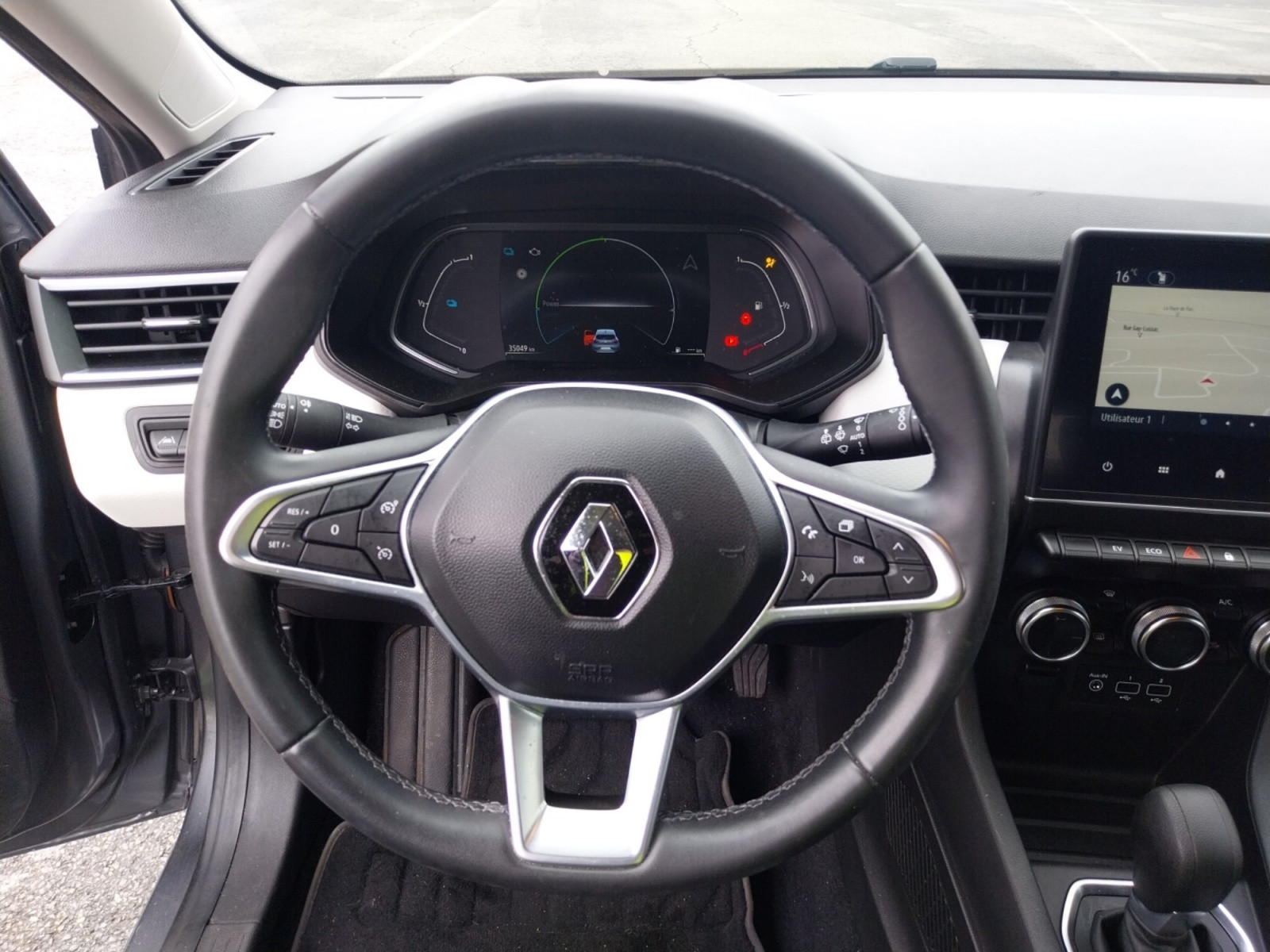 Vente en ligne Renault Clio 5 Clio E-Tech full hybrid 145 au prix de 16 790 €
