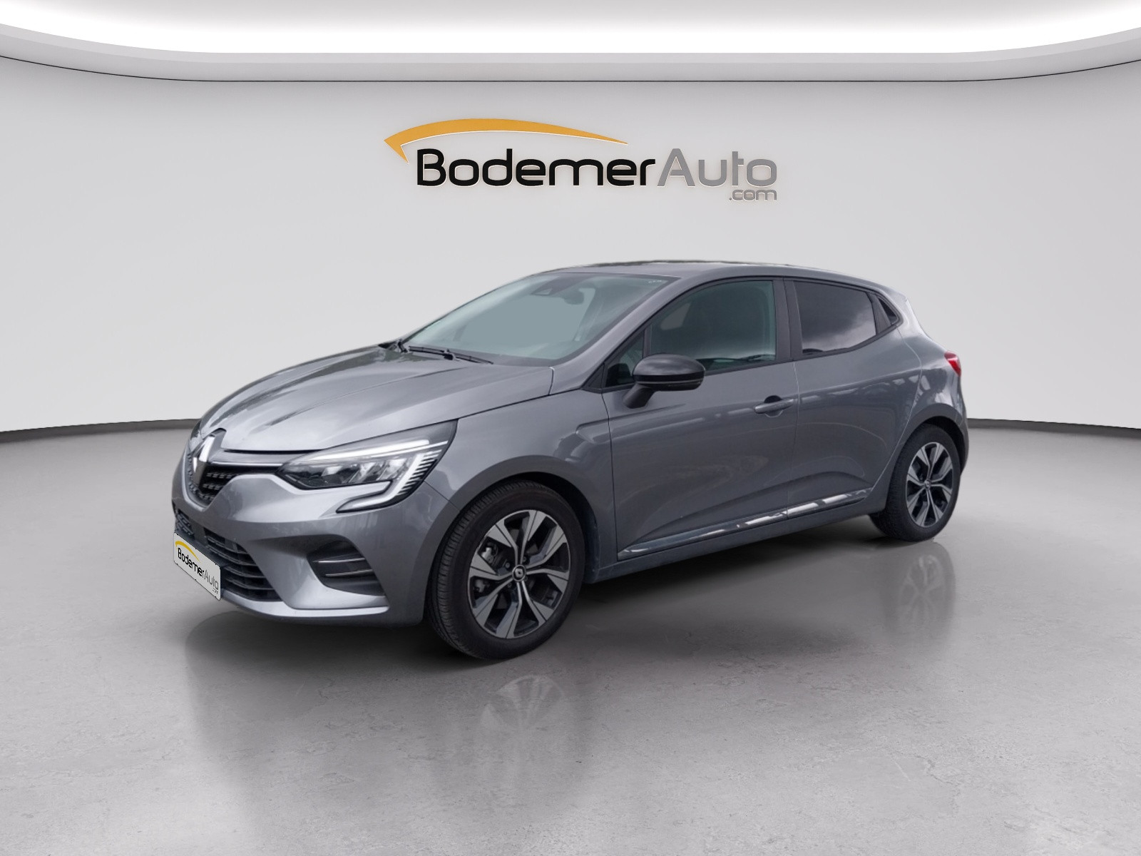 Renault Clio 5 Clio E-Tech full hybrid 145 occasion de 2023 en vente à Vannes