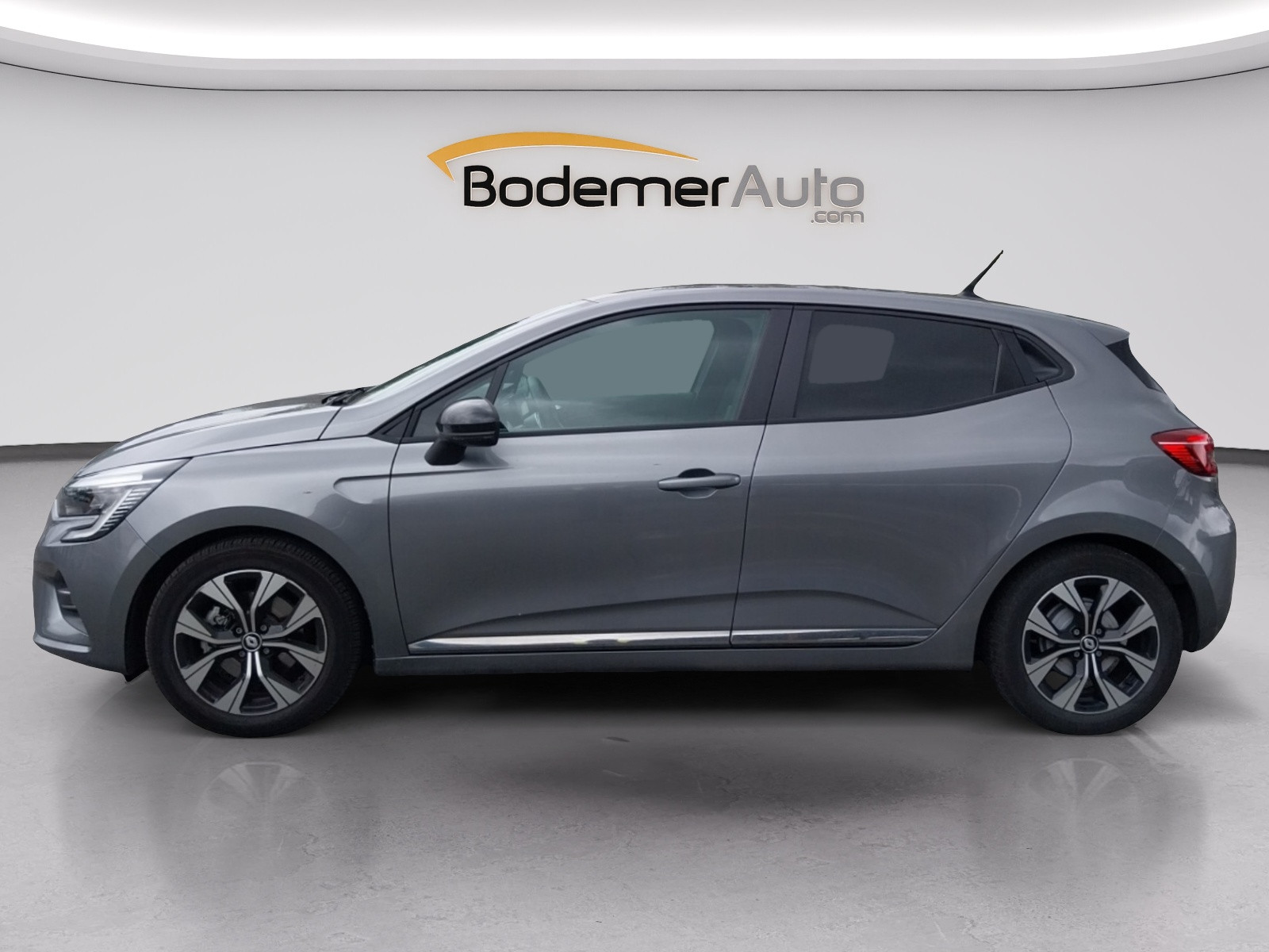 Vente en ligne Renault Clio 5 Clio E-Tech full hybrid 145 au prix de 16 790 €