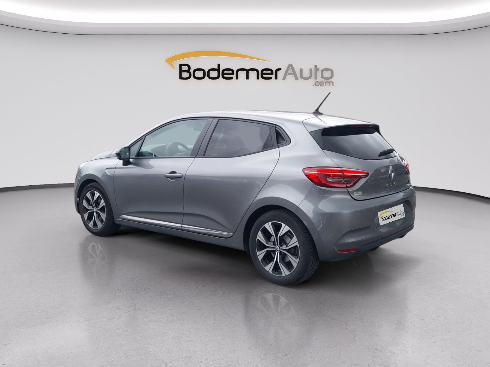 Vente en ligne Renault Clio 5 Clio E-Tech full hybrid 145 au prix de 16 790 €