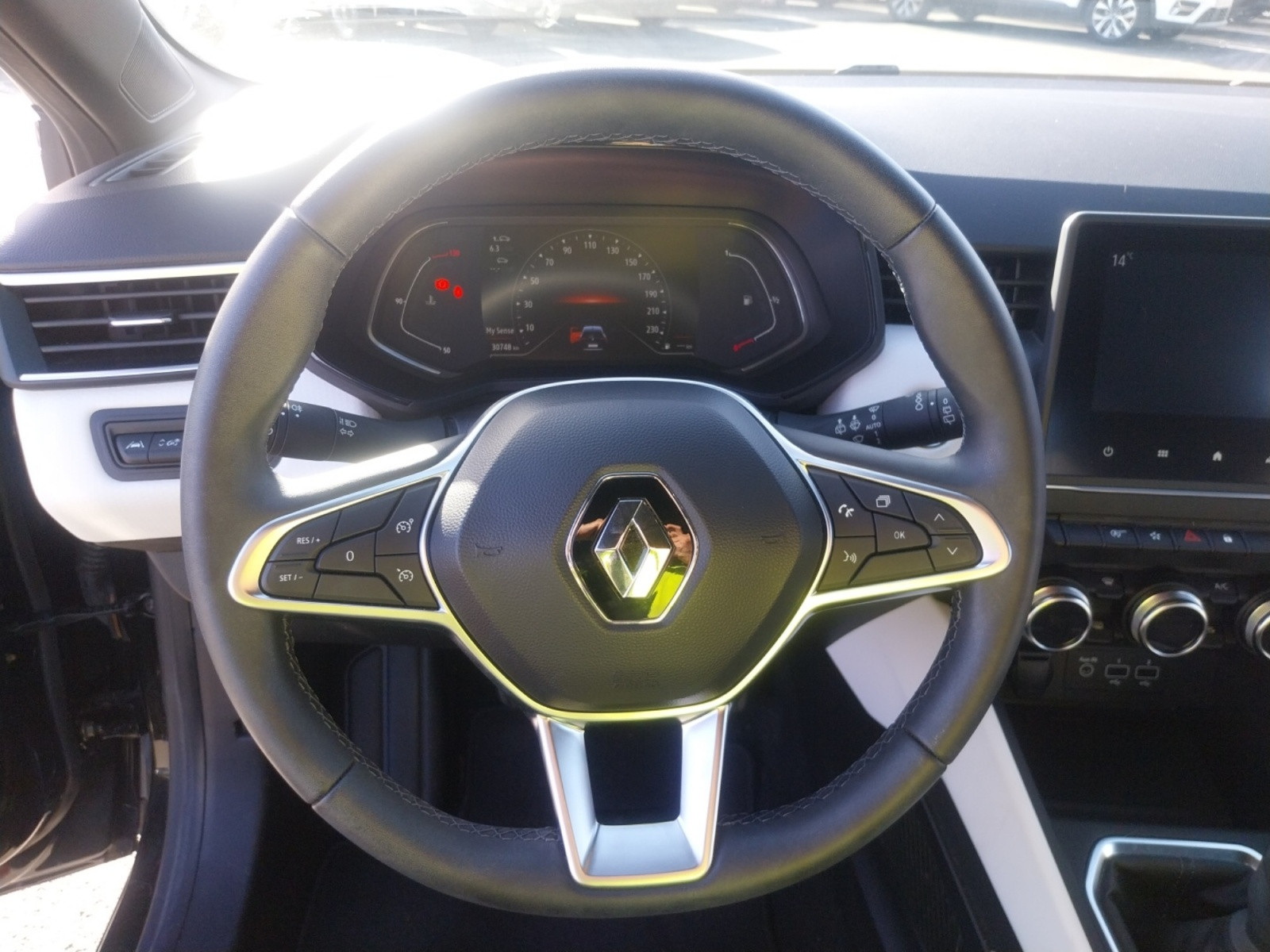 Vente en ligne Renault Clio 5 Clio TCe 90 - 21N au prix de 14 290 €